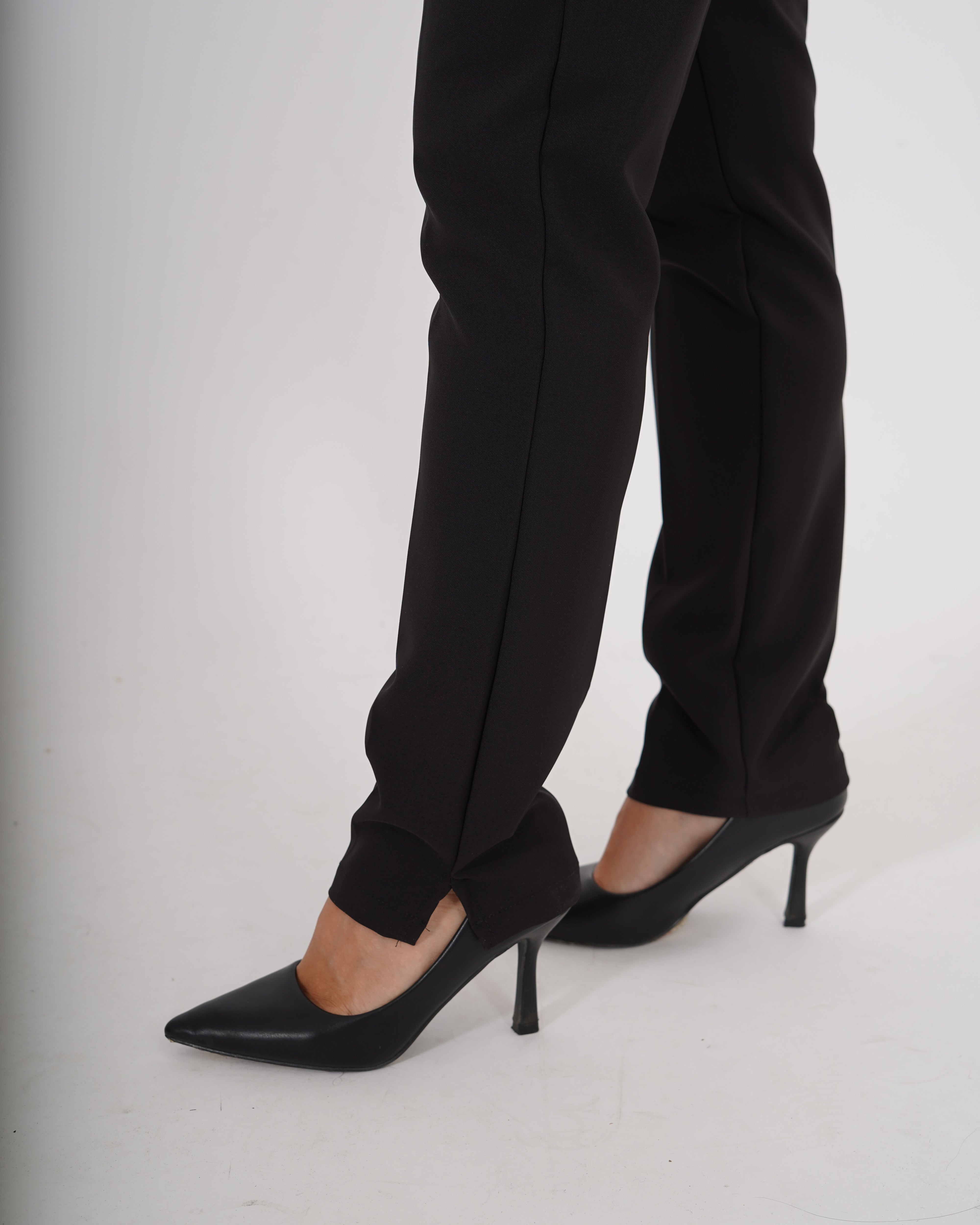 Pantaloni con bustino e due bottoni, vestibilità slim fit - Arpione - Hope Fashion