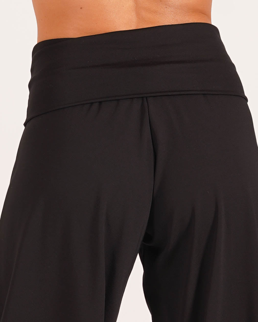 Pantaloni con baschina a risvolto e gamba larga - Alfonsa