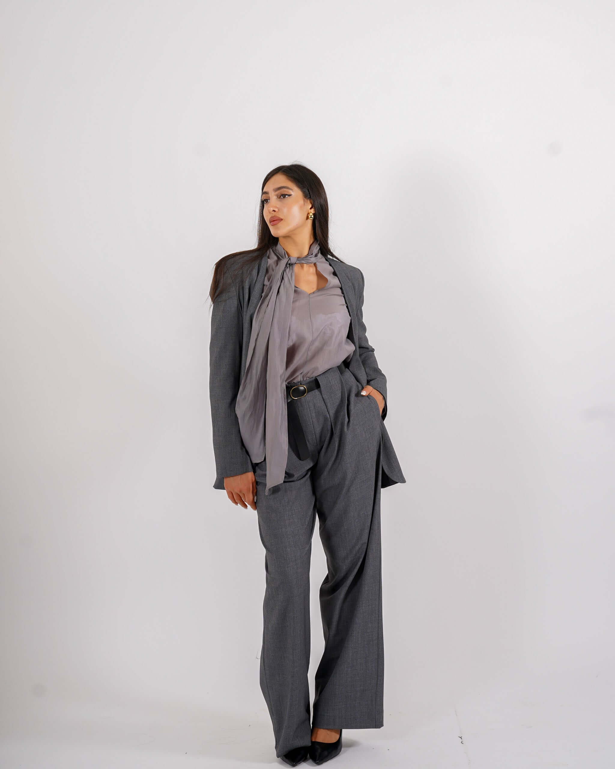 Pantaloni vita alta con pence vestibilità regular in gabardina stretch - Agostina
