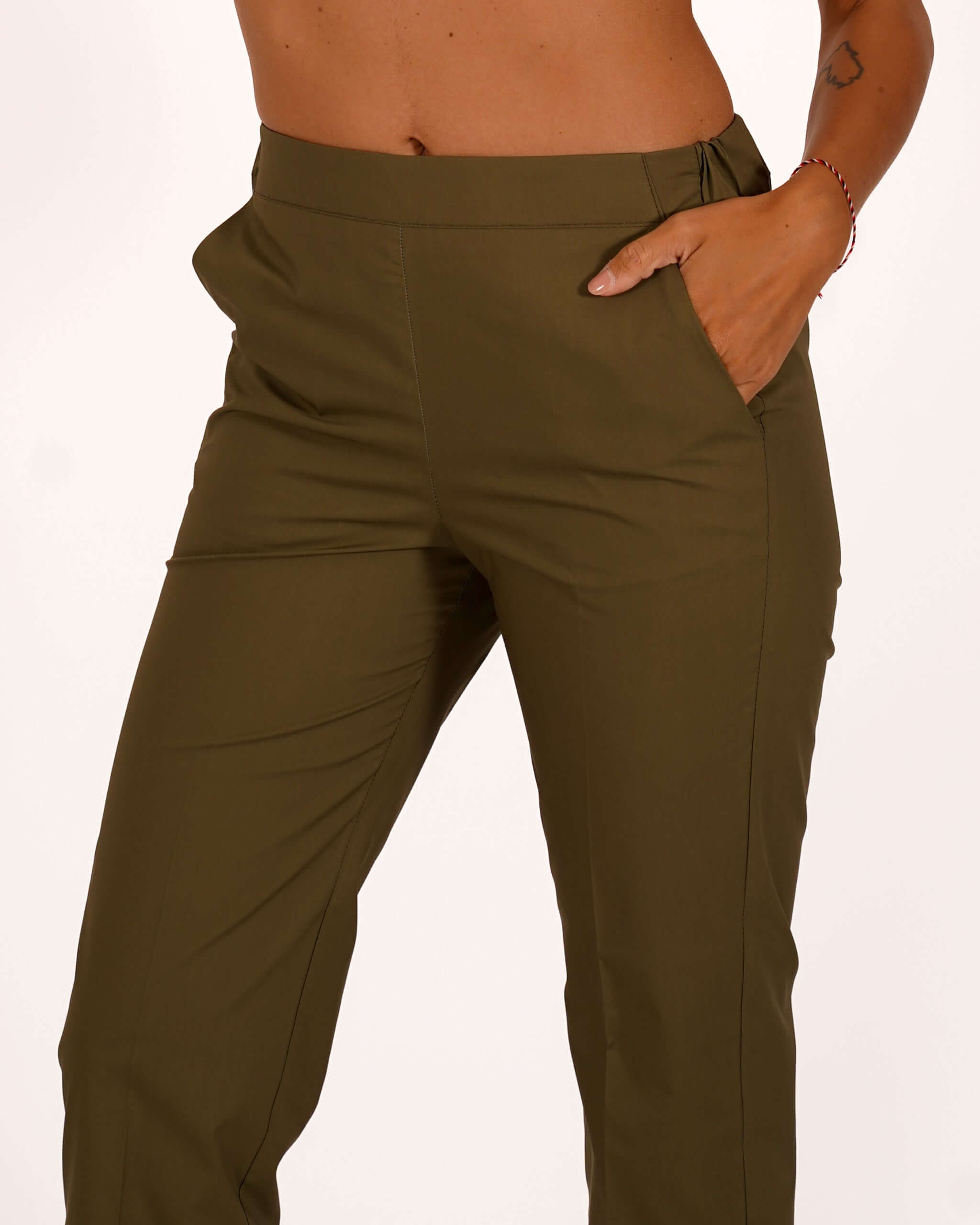 Pantaloni slim fit in tessuto di cotone con tasche ed elastico sul retro - Judas