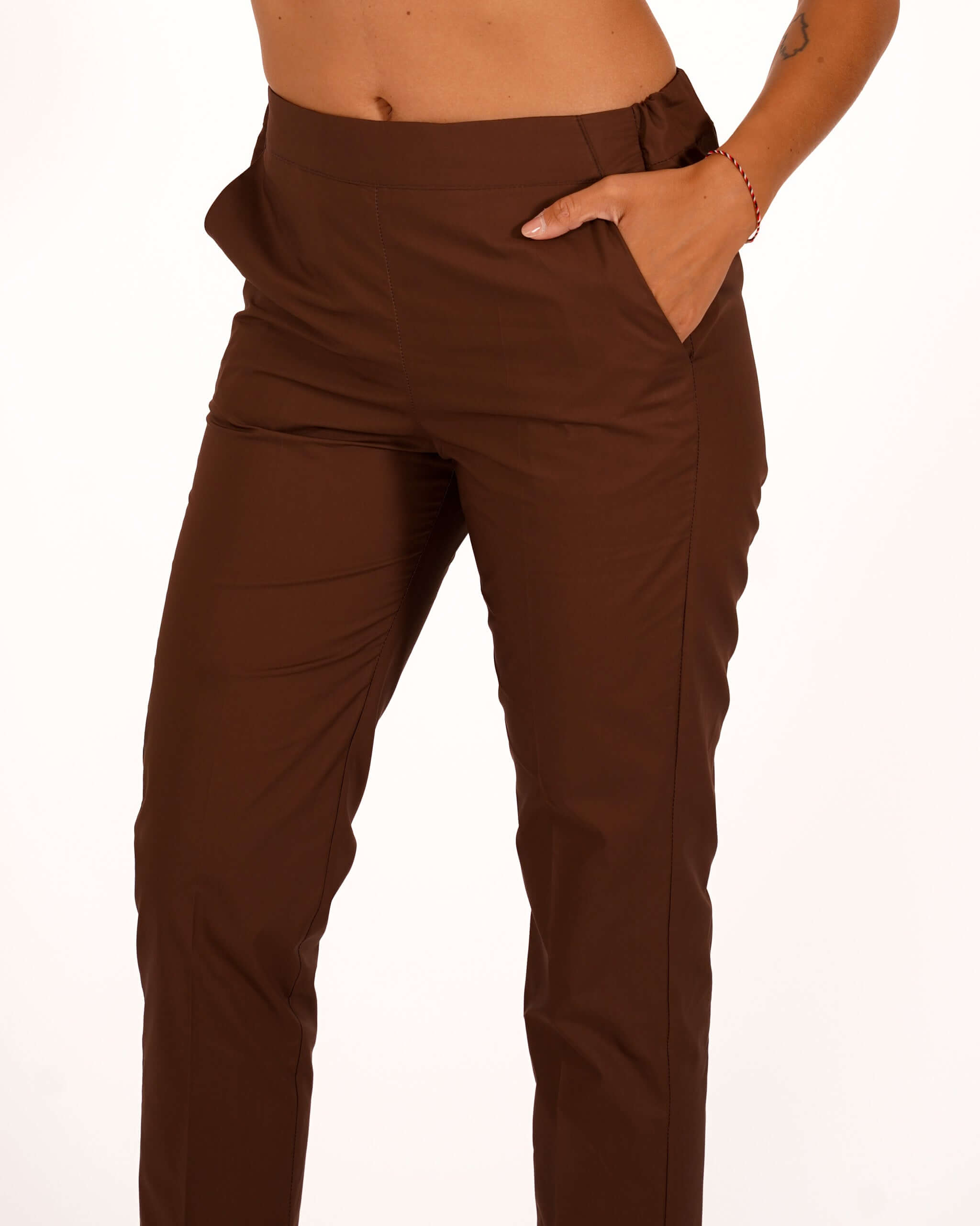 Pantaloni slim fit in tessuto di cotone con tasche ed elastico sul retro - Judas