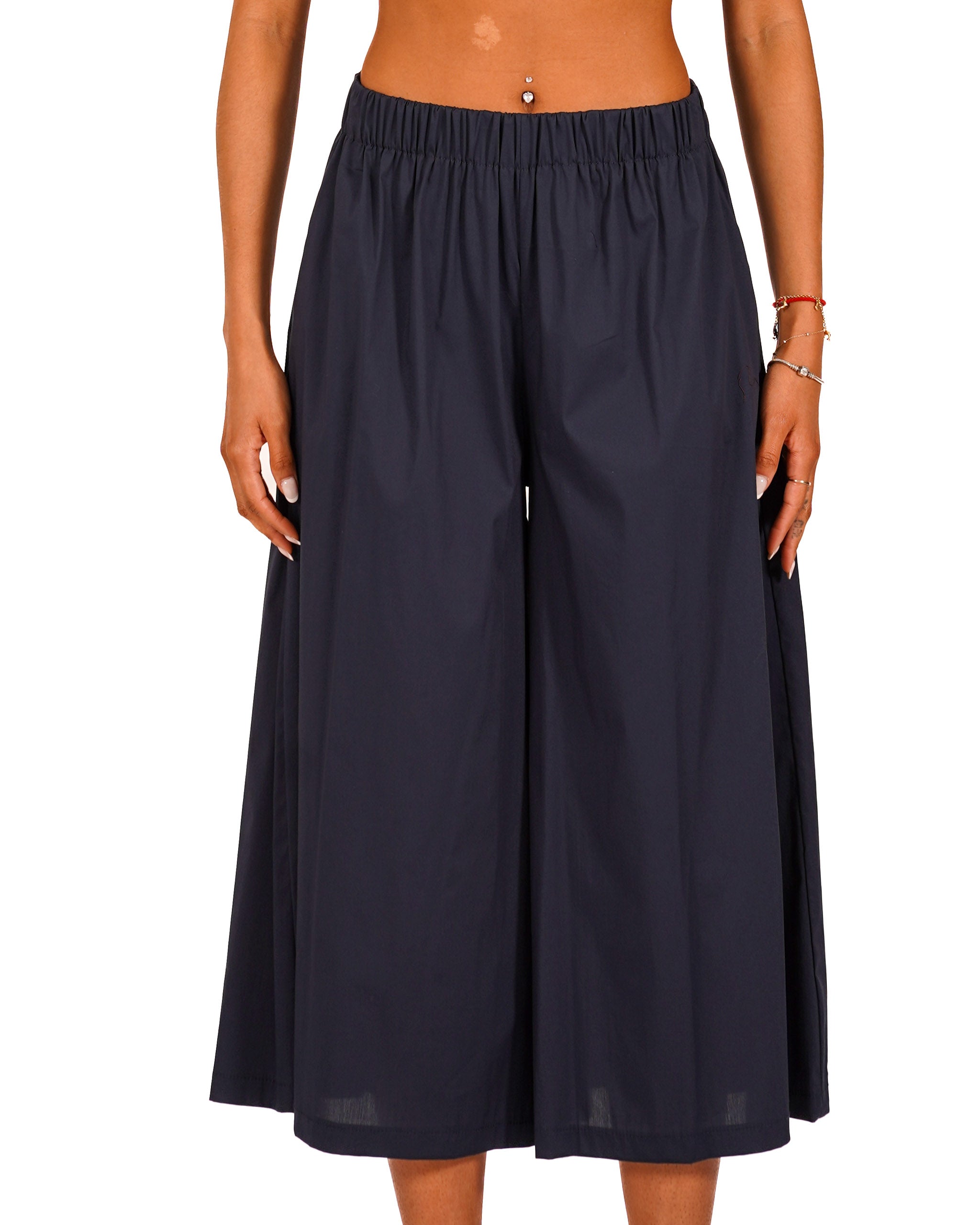 Pantaloni cropped in cotone con gamba larga - Prugna