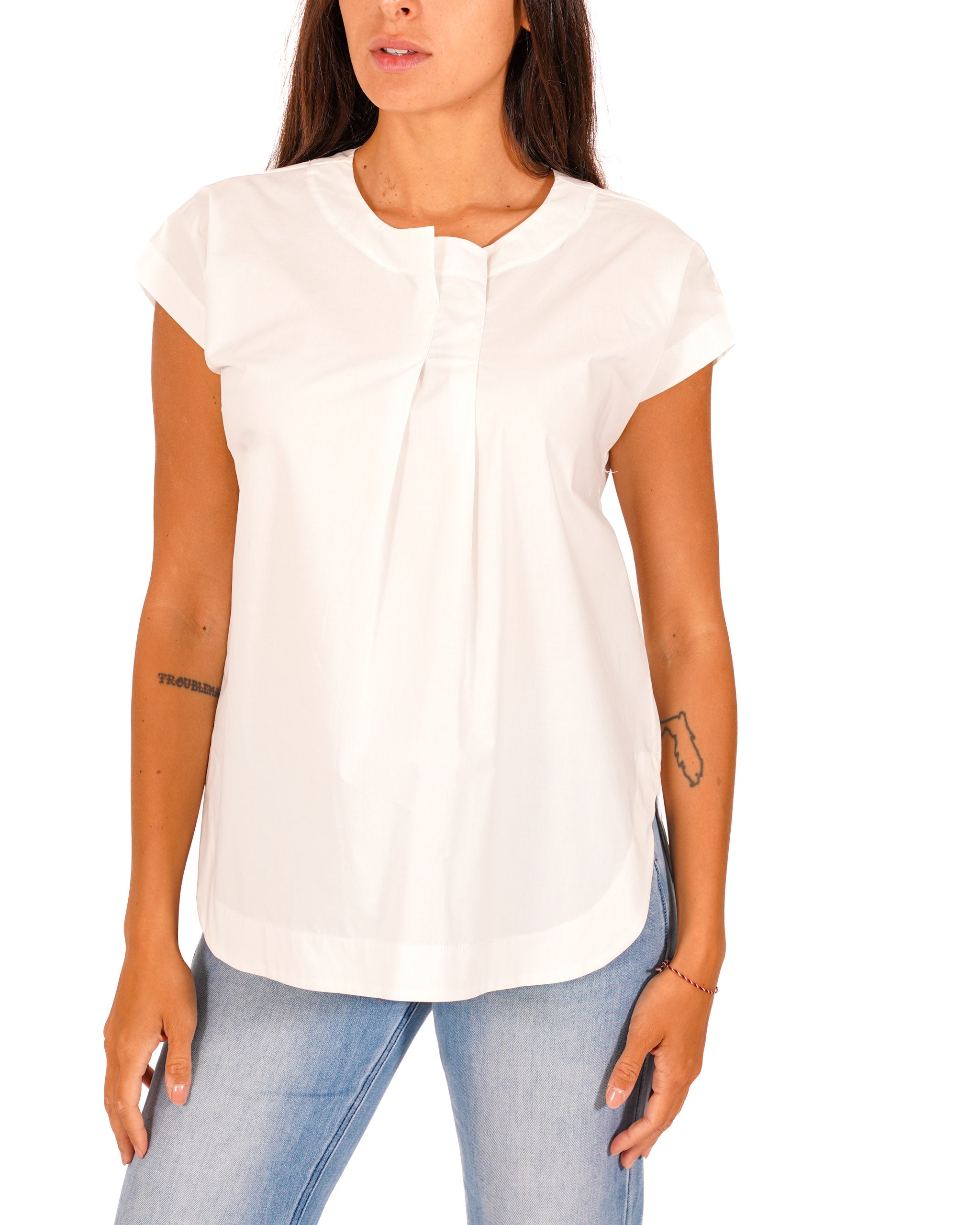 Blusa smanicata con dettaglio frontale - Terenzia