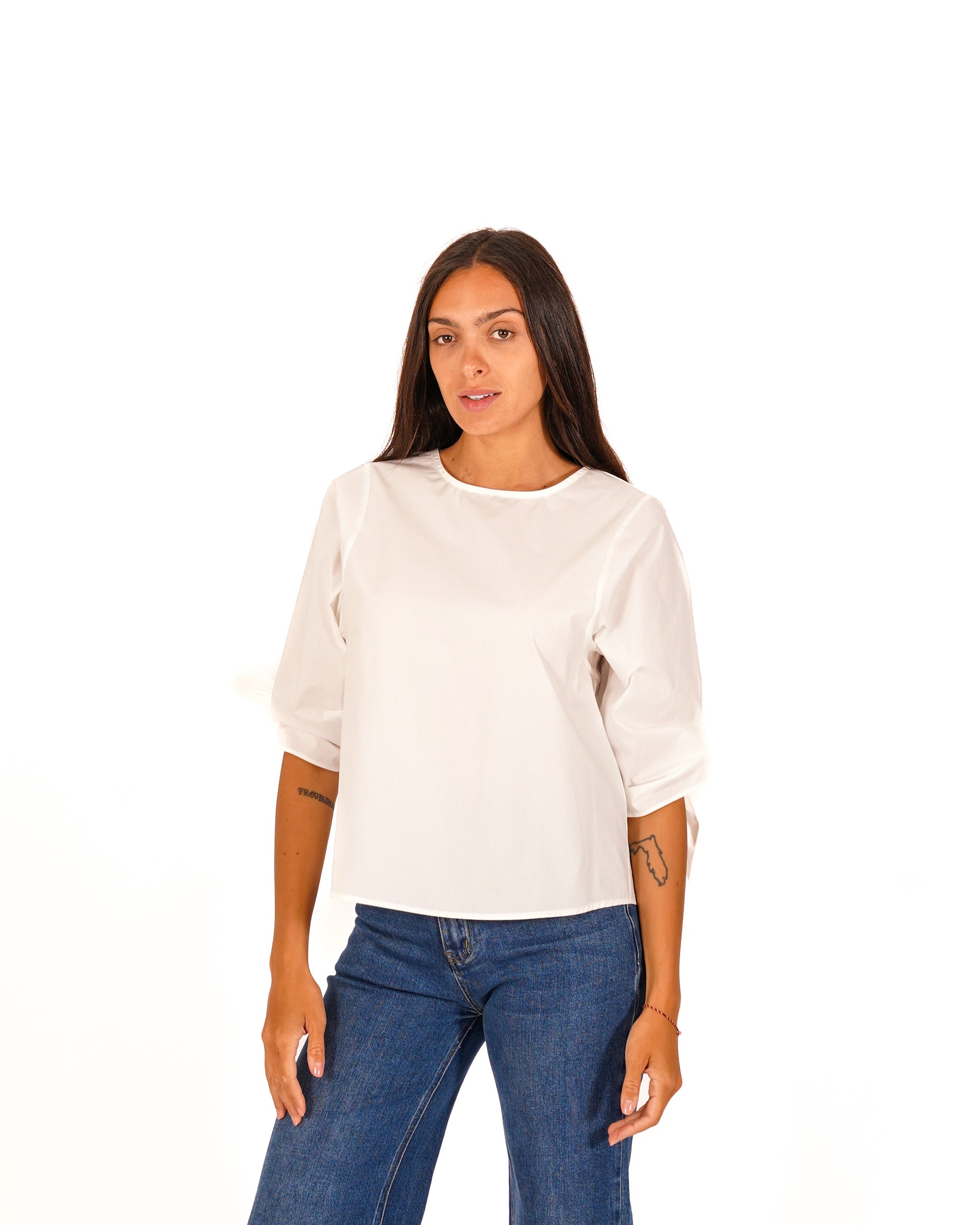 Blusa girocollo in cotone con fiocco su maniche - Tisbe
