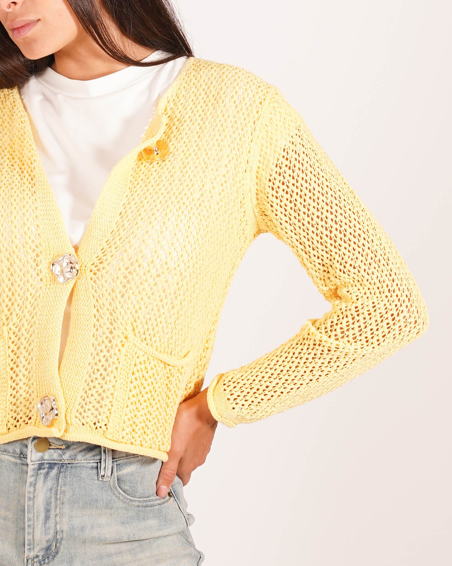 Cardigan in filo di cotone con bottoni oro e tasche frontali - Canarino