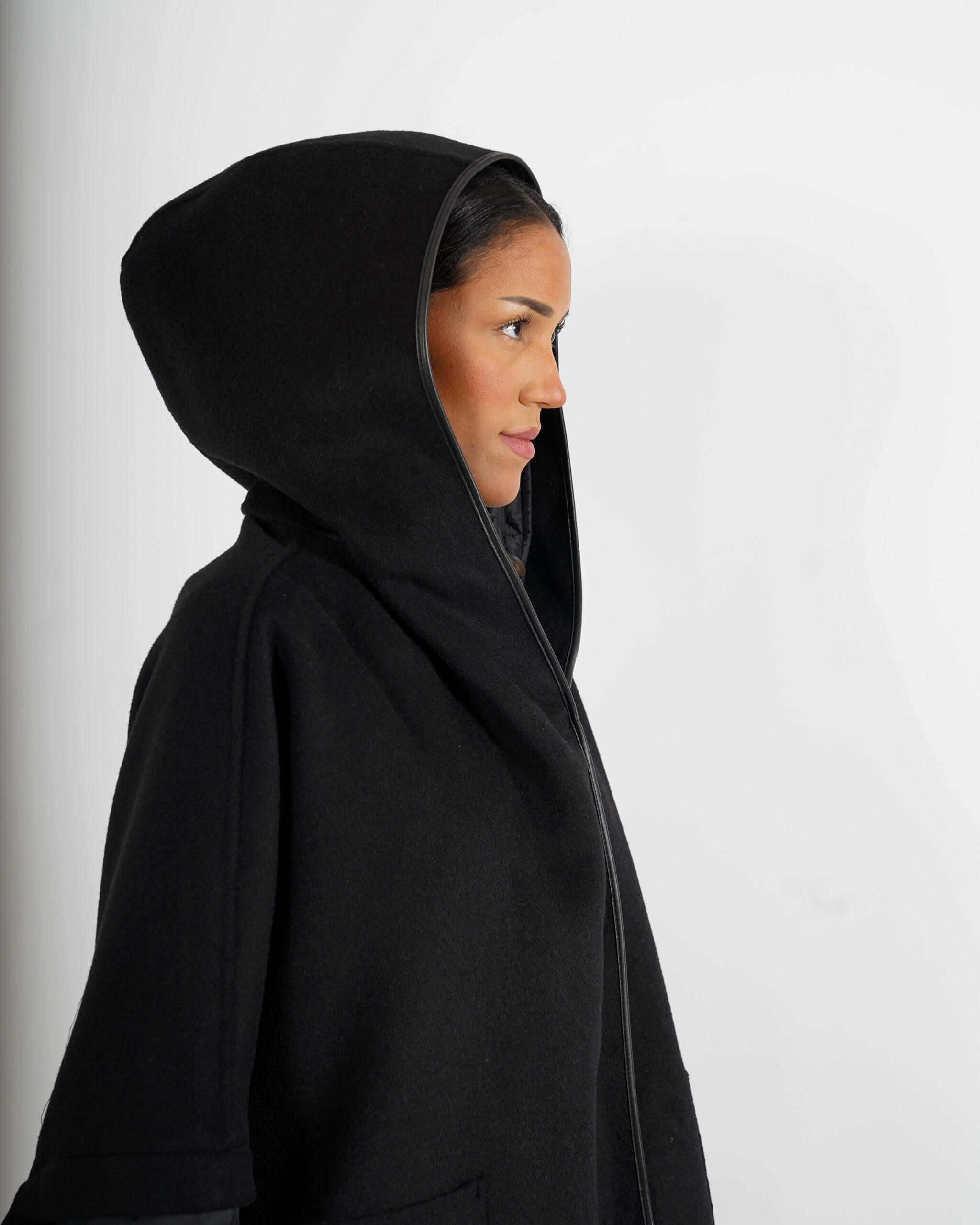 Cappa in mano lana con polsini e cappuccio in trapuntina removibile - Eufemia - Hope Fashion