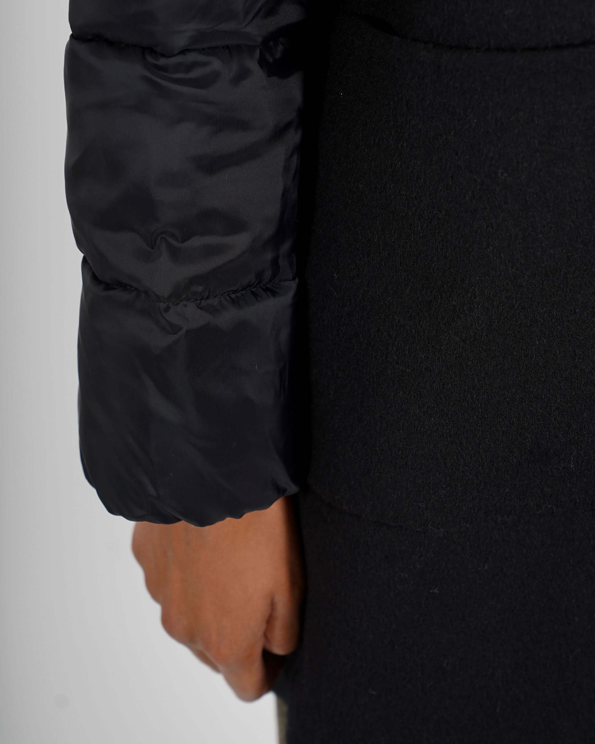 Cappa in mano lana con polsini e cappuccio in trapuntina removibile - Eufemia - Hope Fashion