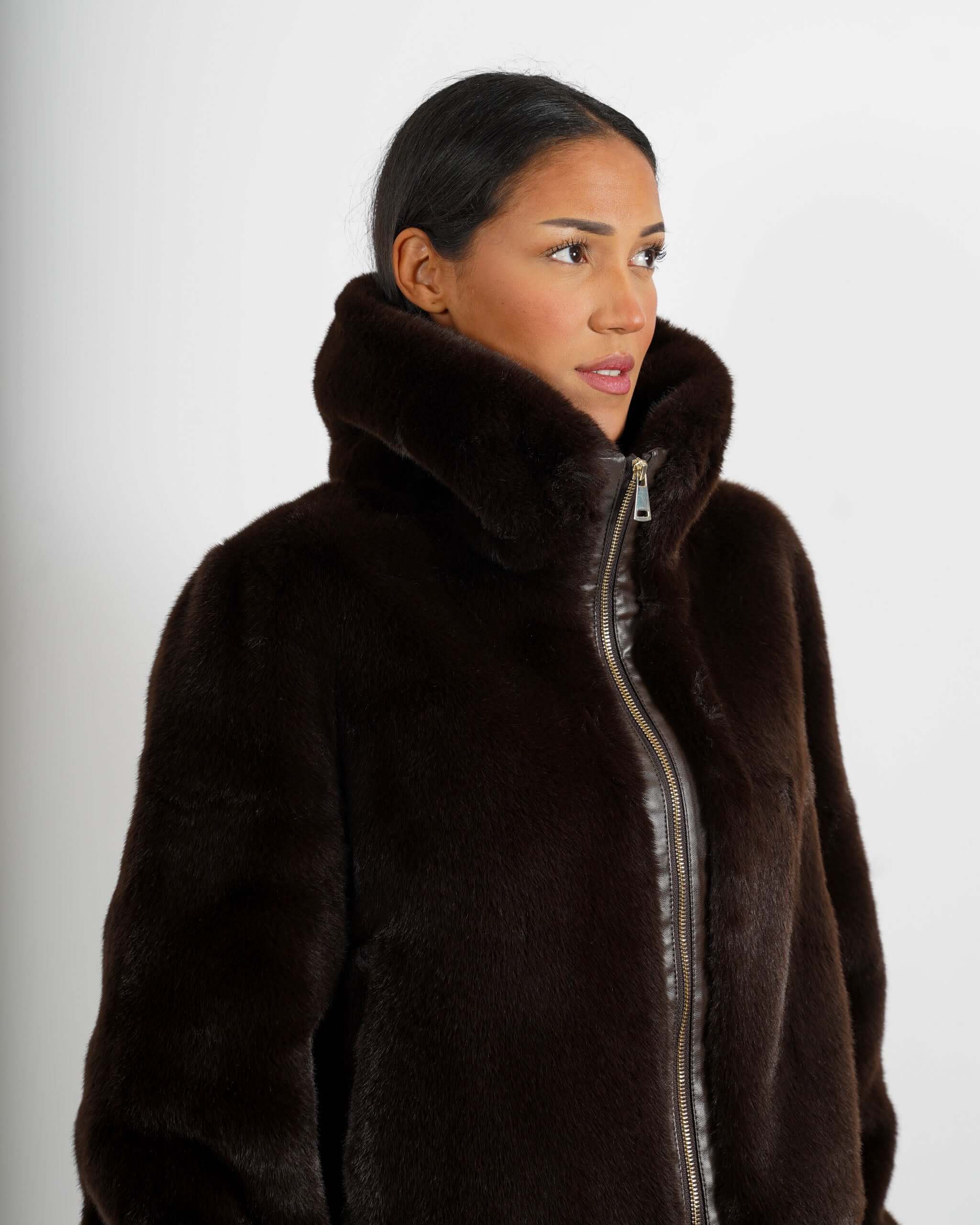 Bomber con cappuccio e zip in eco fur - Laguna - Hope Fashion