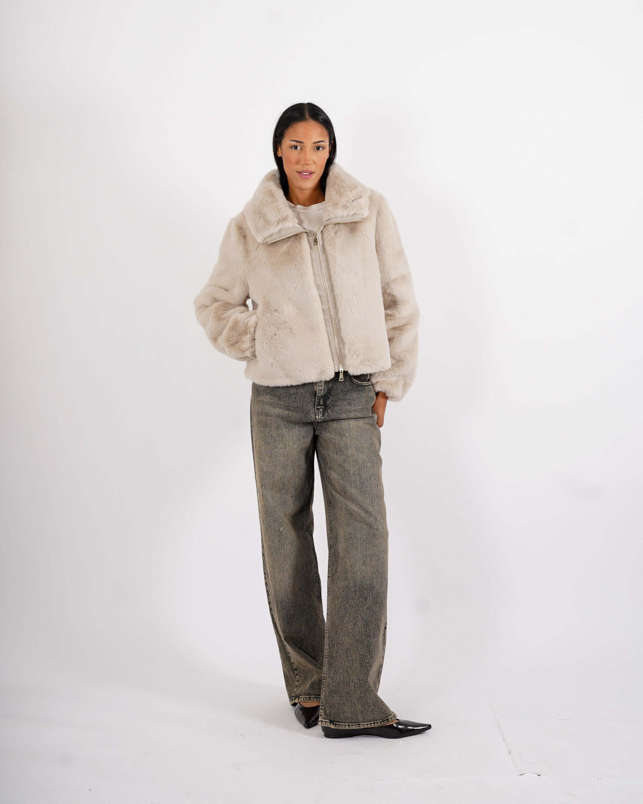 Bomber con cappuccio e zip in eco fur - Laguna - Hope Fashion