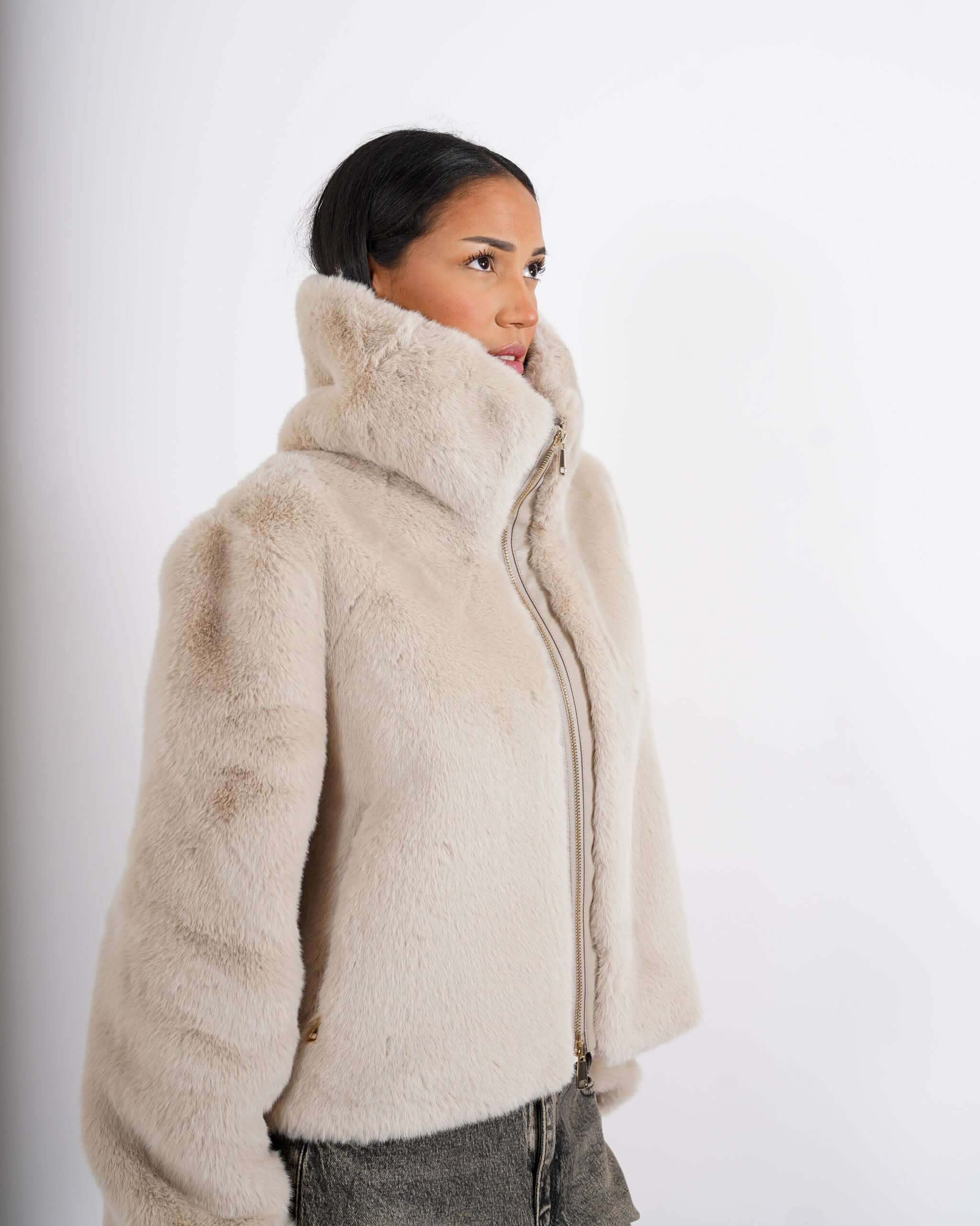 Bomber con cappuccio e zip in eco fur - Laguna - Hope Fashion
