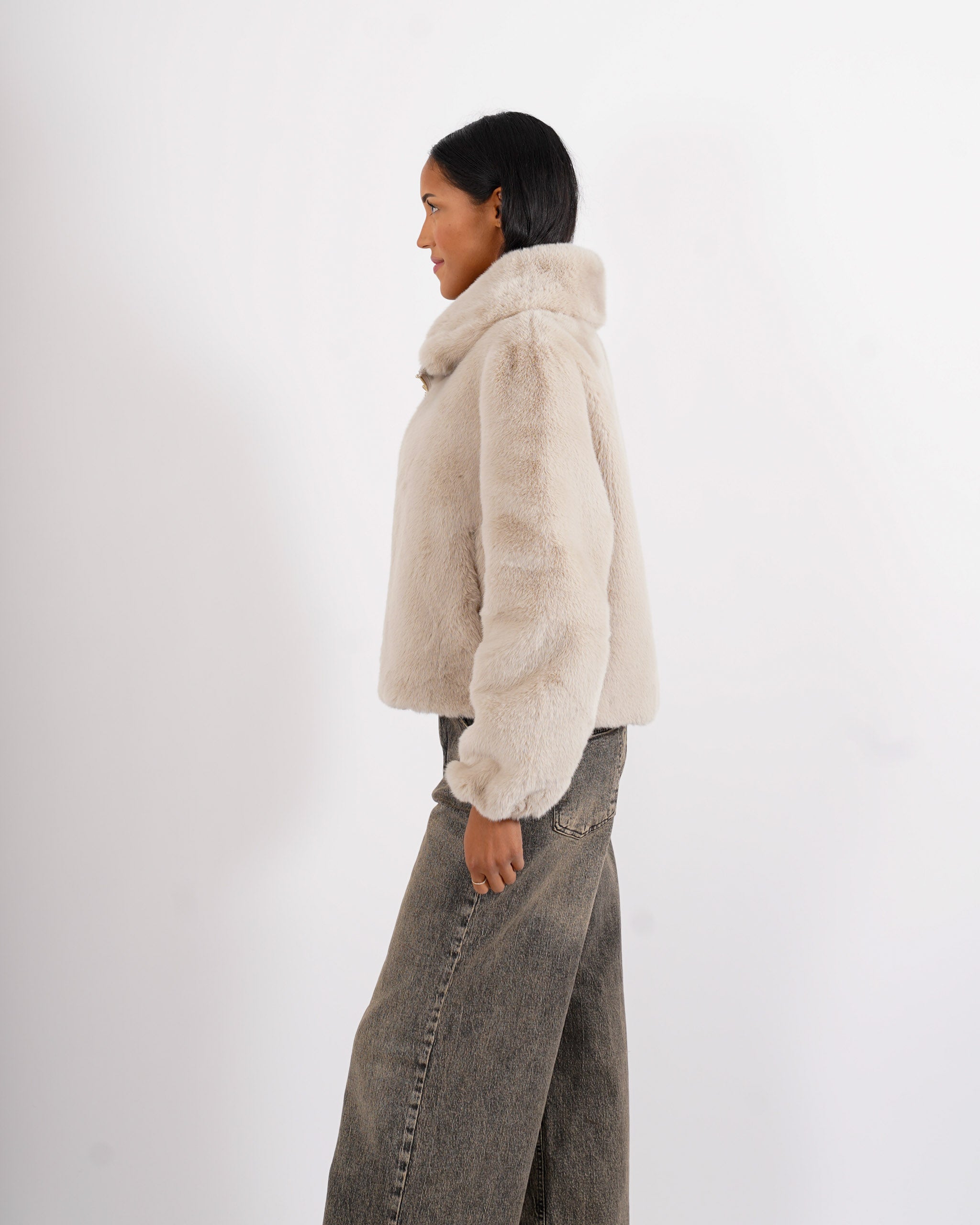 Bomber con cappuccio e zip in eco fur - Laguna