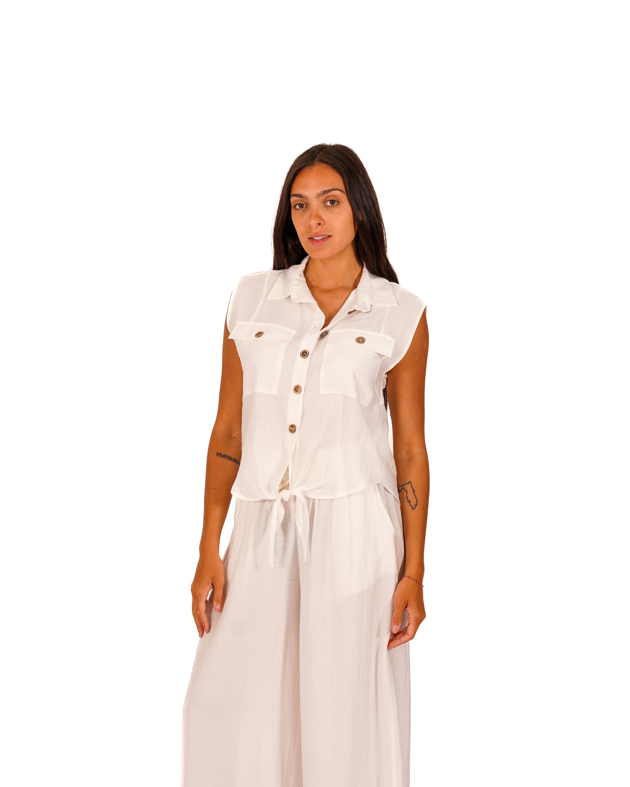 Camicia smanicata con bottoni in contrasto - Hoara