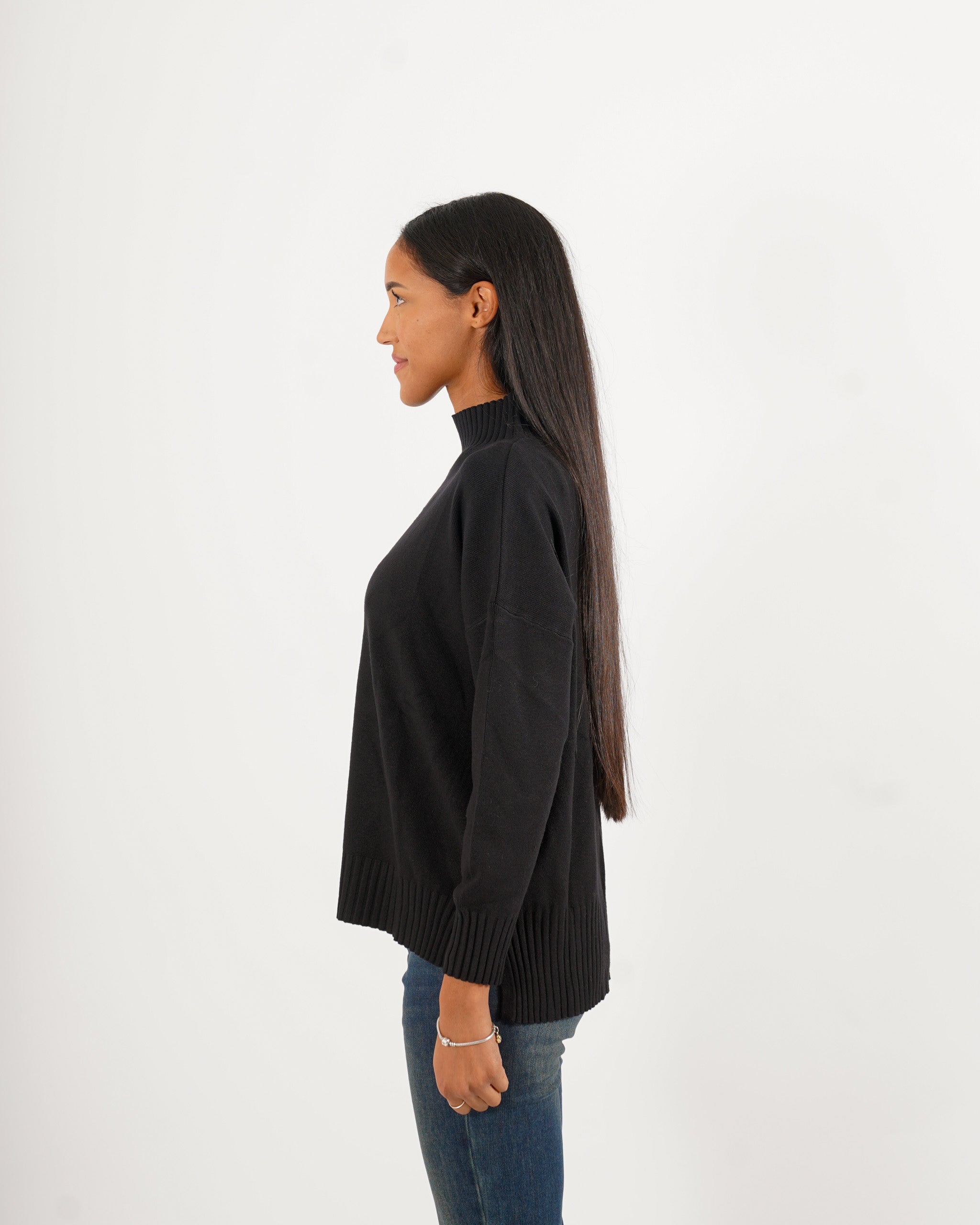 Maglia collo alto con spacchetti sul fondo - Gesso