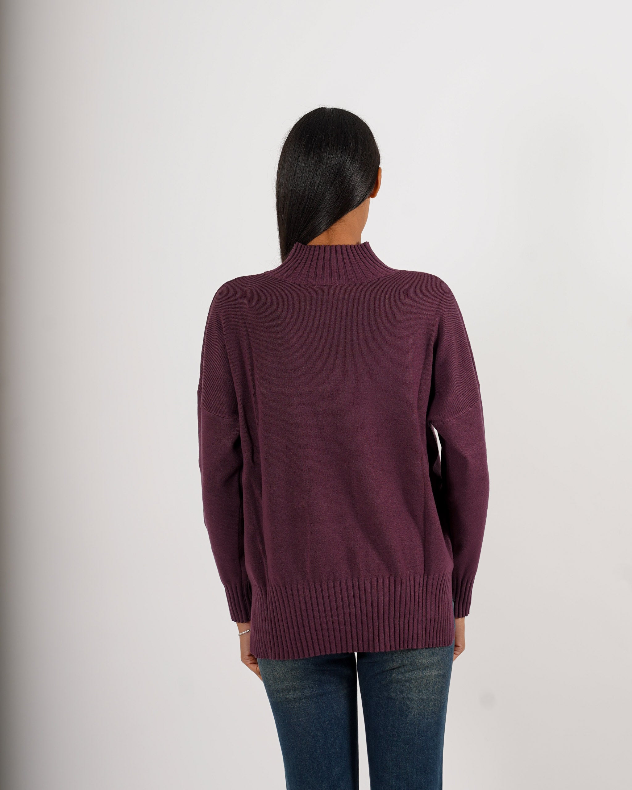 Maglia collo alto con spacchetti sul fondo - Gesso