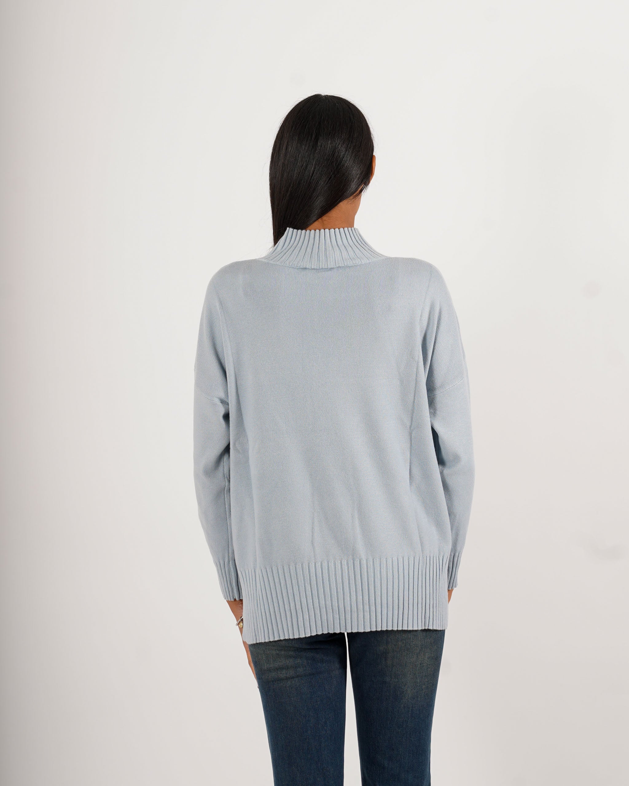 Maglia collo alto con spacchetti sul fondo - Gesso