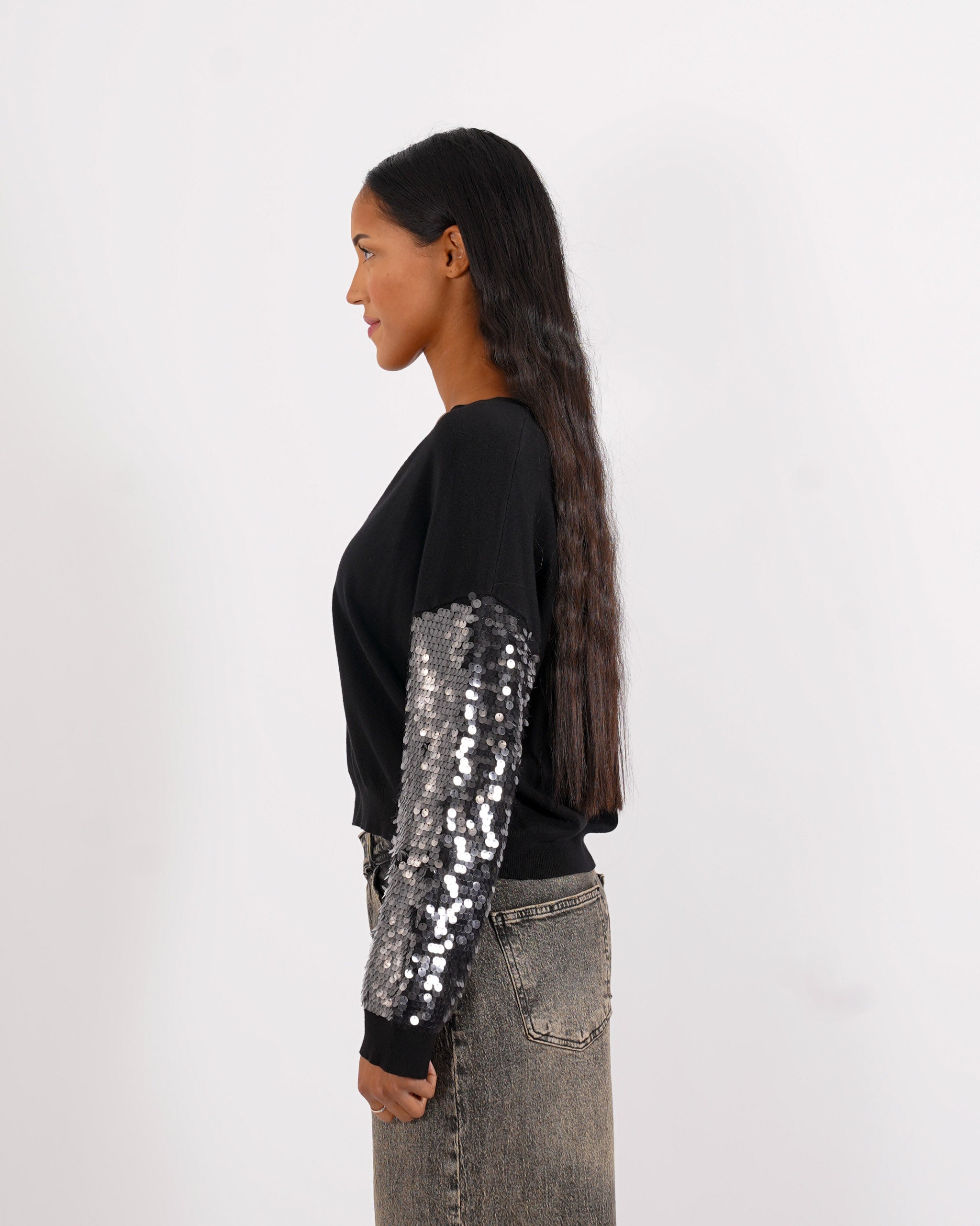 Maglia scollo a v con paillettes su maniche - Barnaba