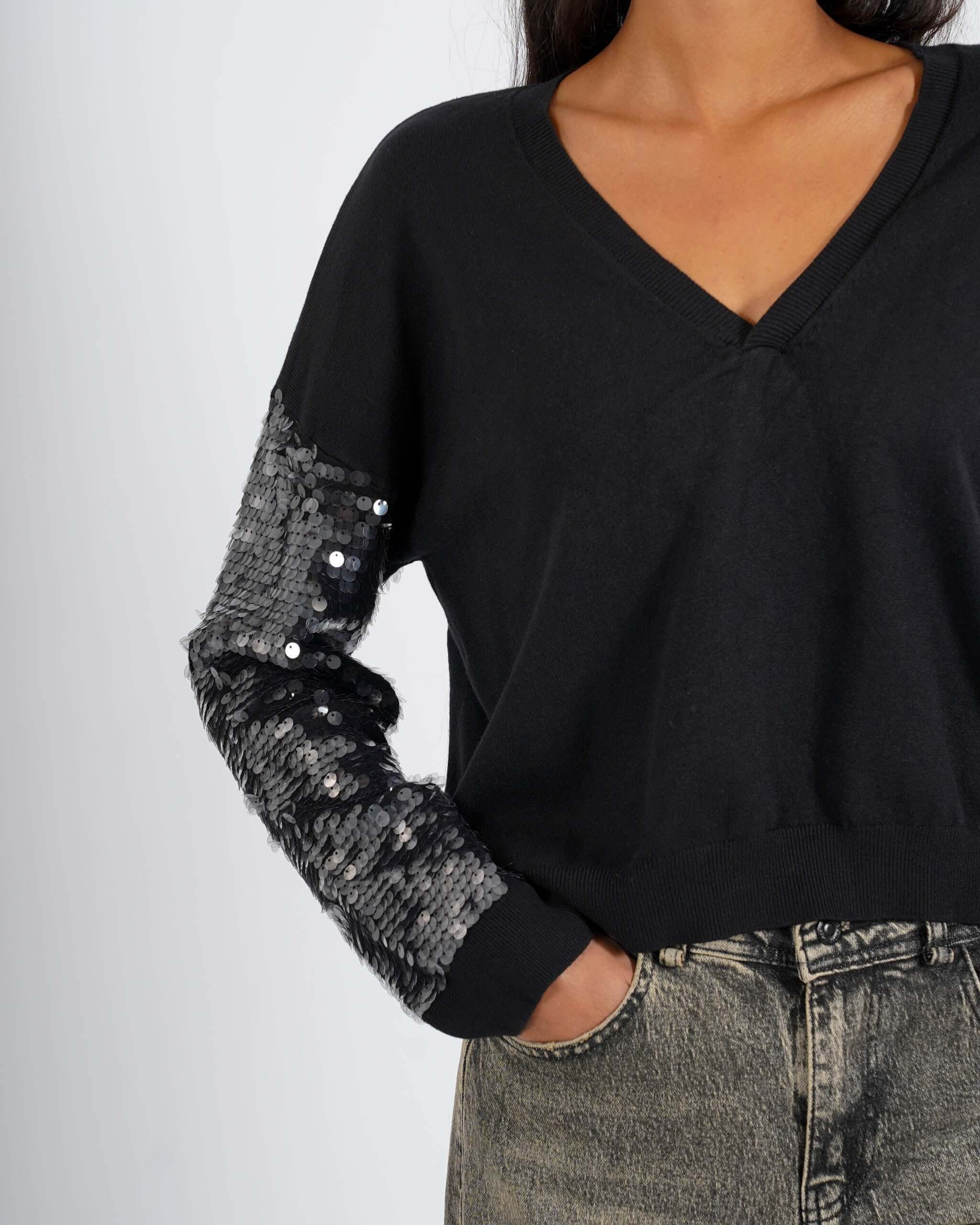 Maglia scollo a v con paillettes su maniche - Barnaba - Hope Fashion