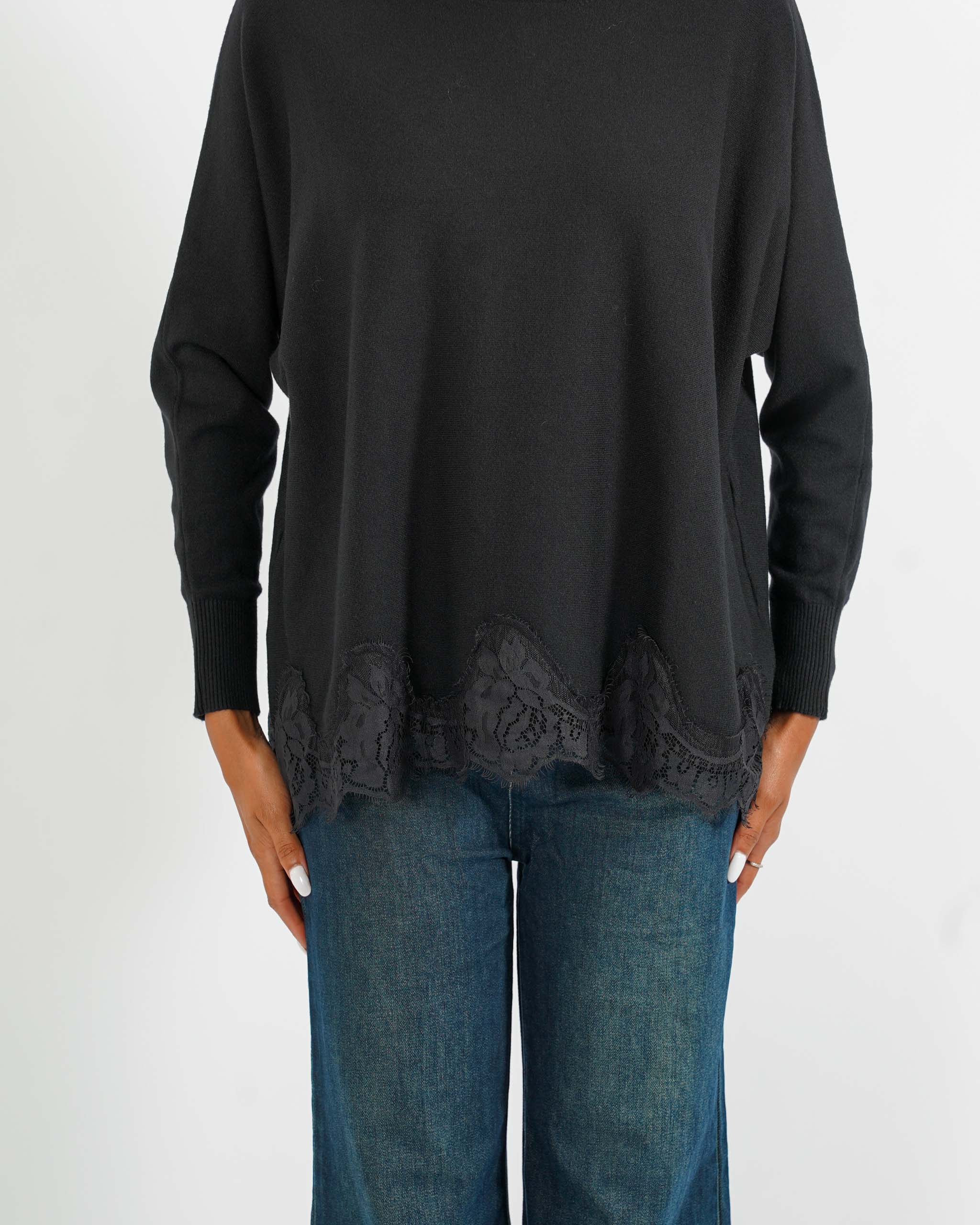 Maglia girocollo con pizzo macramè sul fondo - Dalmazia