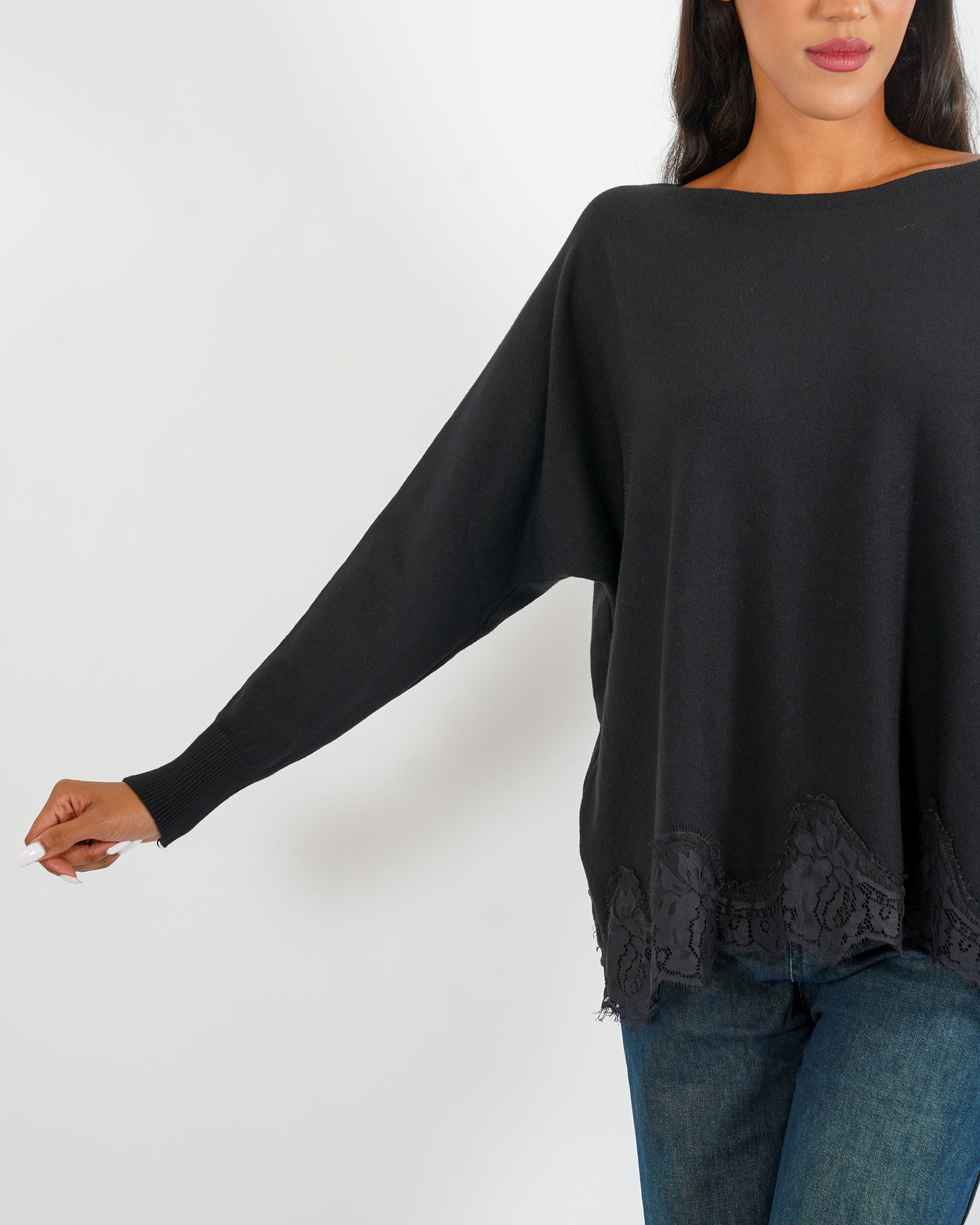 Maglia girocollo con pizzo macramè sul fondo - Dalmazia