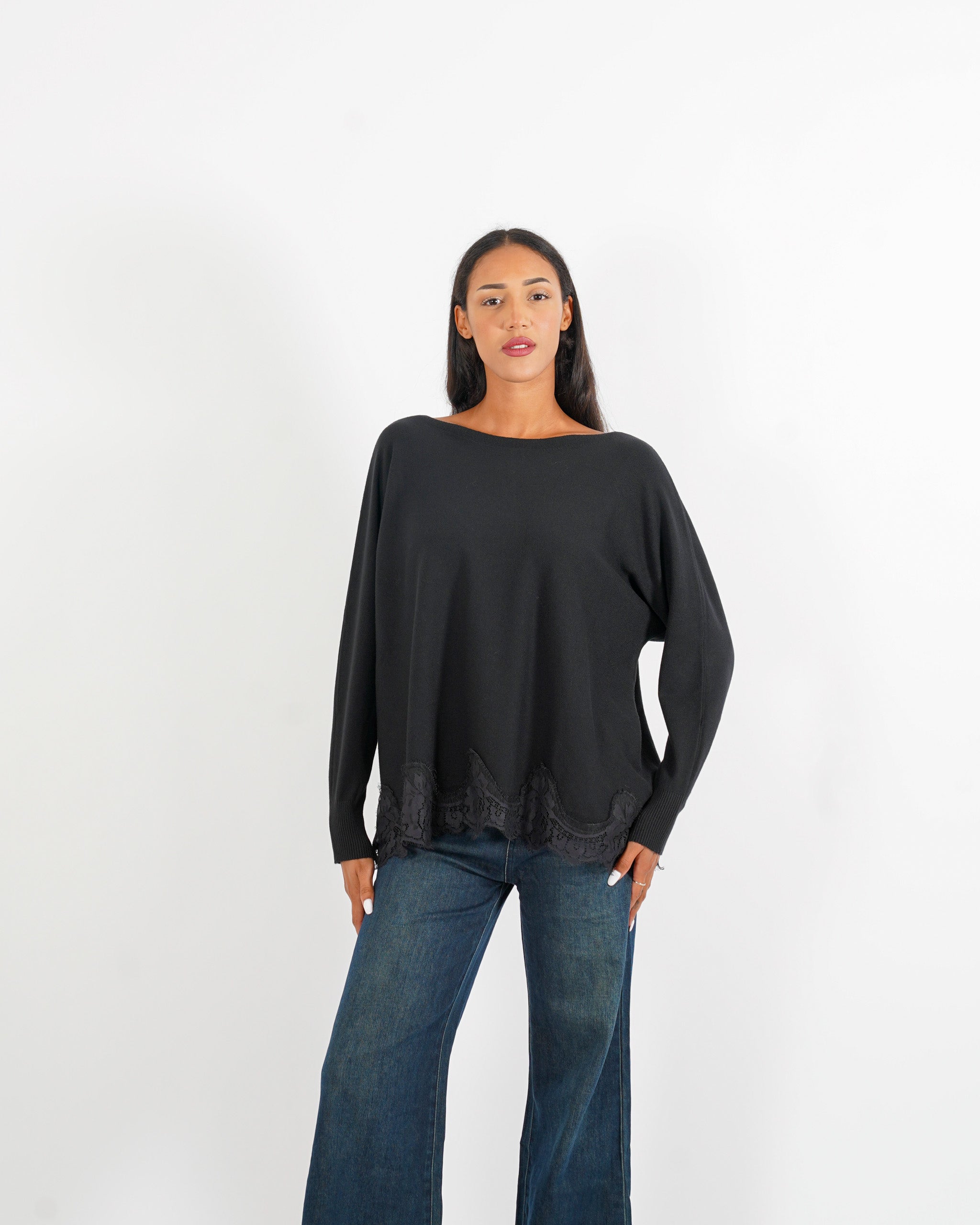 Maglia girocollo con pizzo macramè sul fondo - Dalmazia
