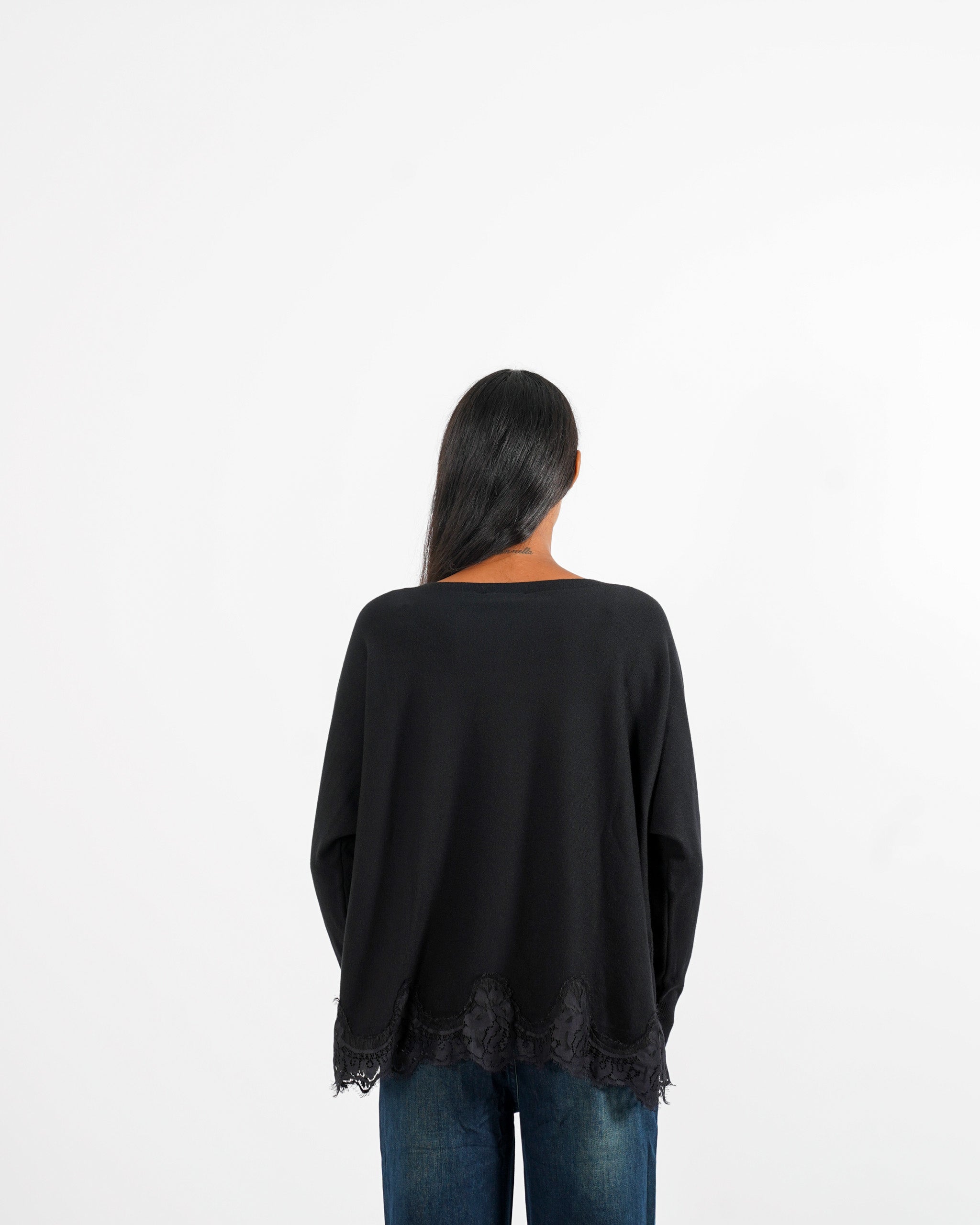 Maglia girocollo con pizzo macramè sul fondo - Dalmazia