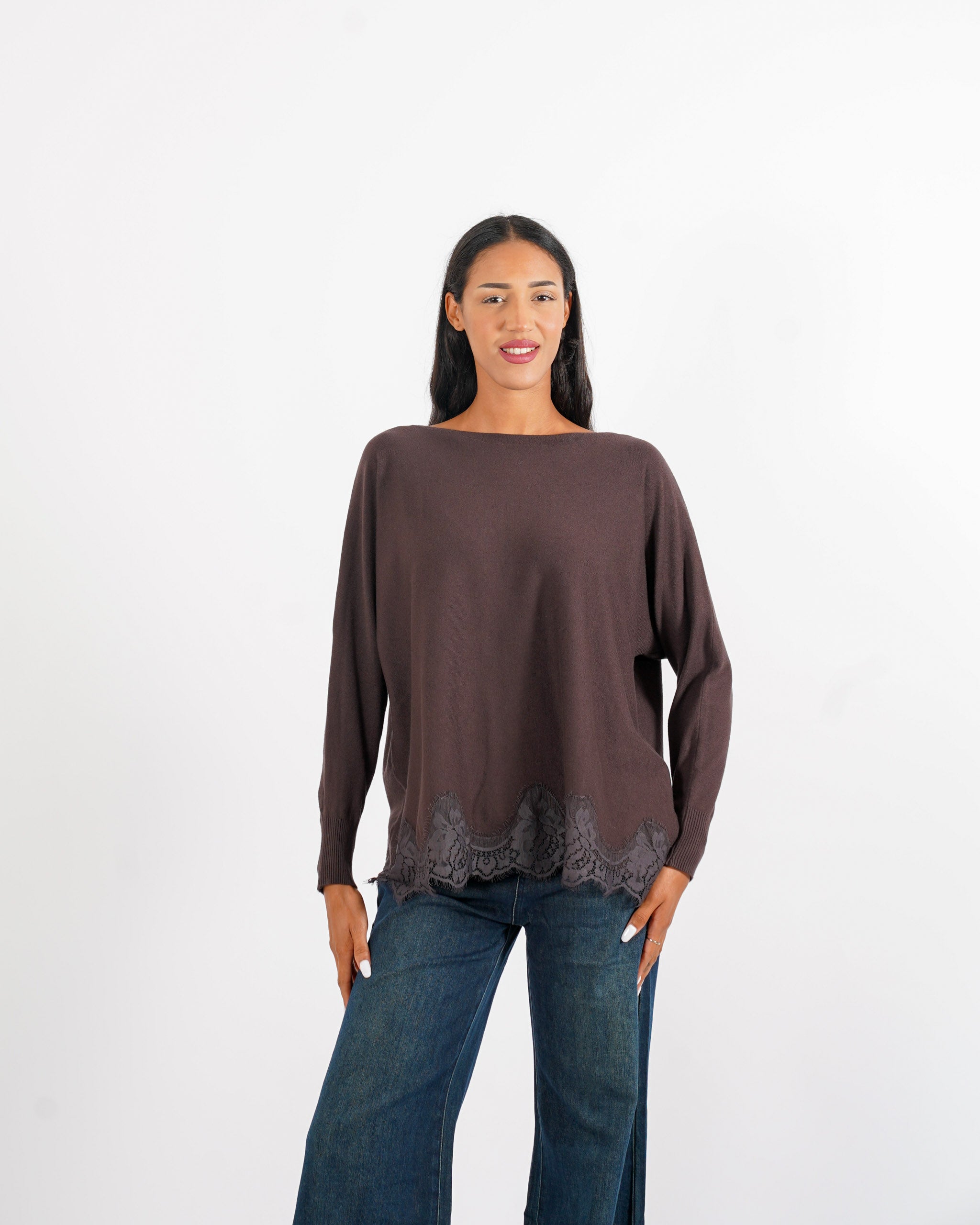 Maglia girocollo con pizzo macramè sul fondo - Dalmazia