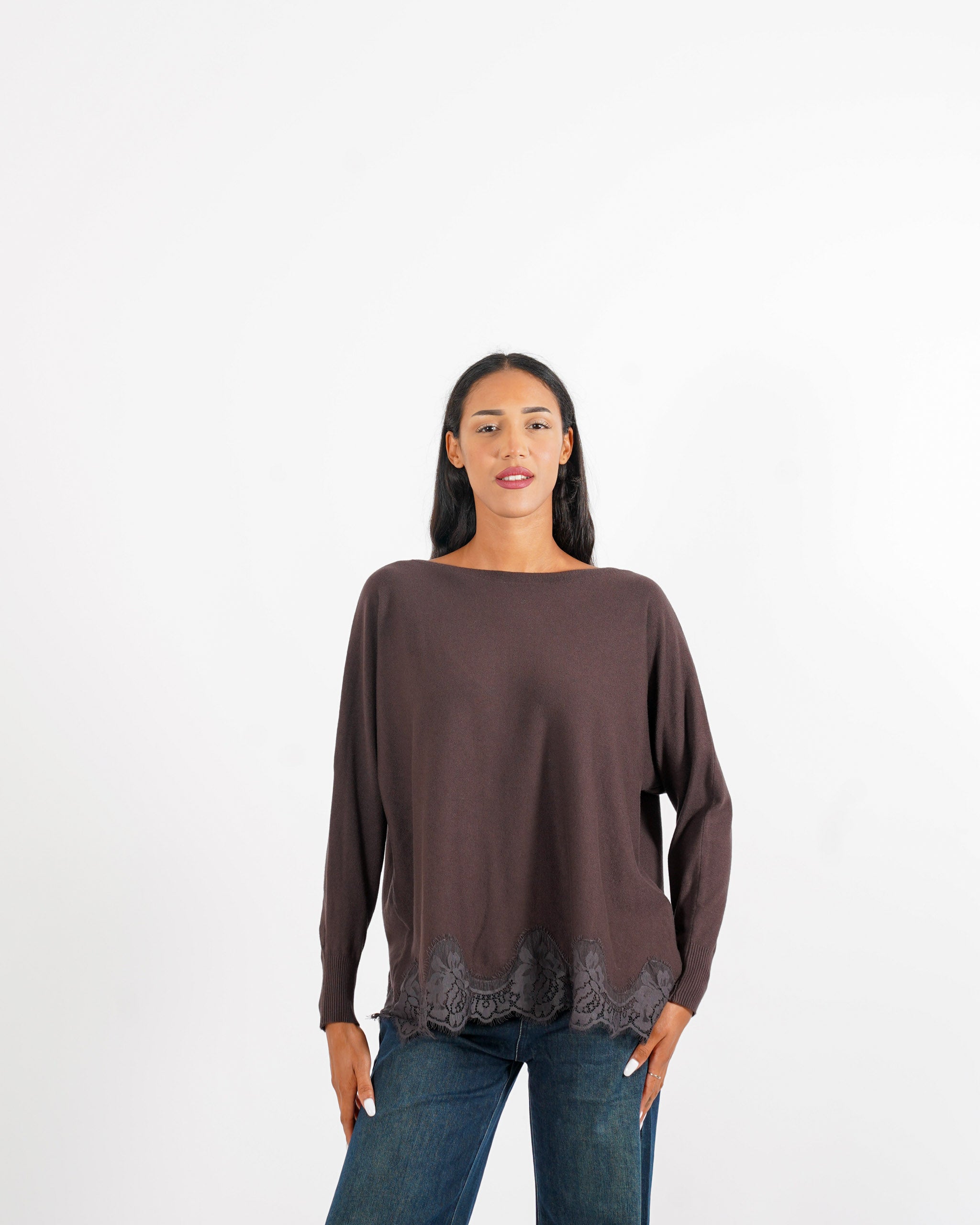 Maglia girocollo con pizzo macramè sul fondo - Dalmazia