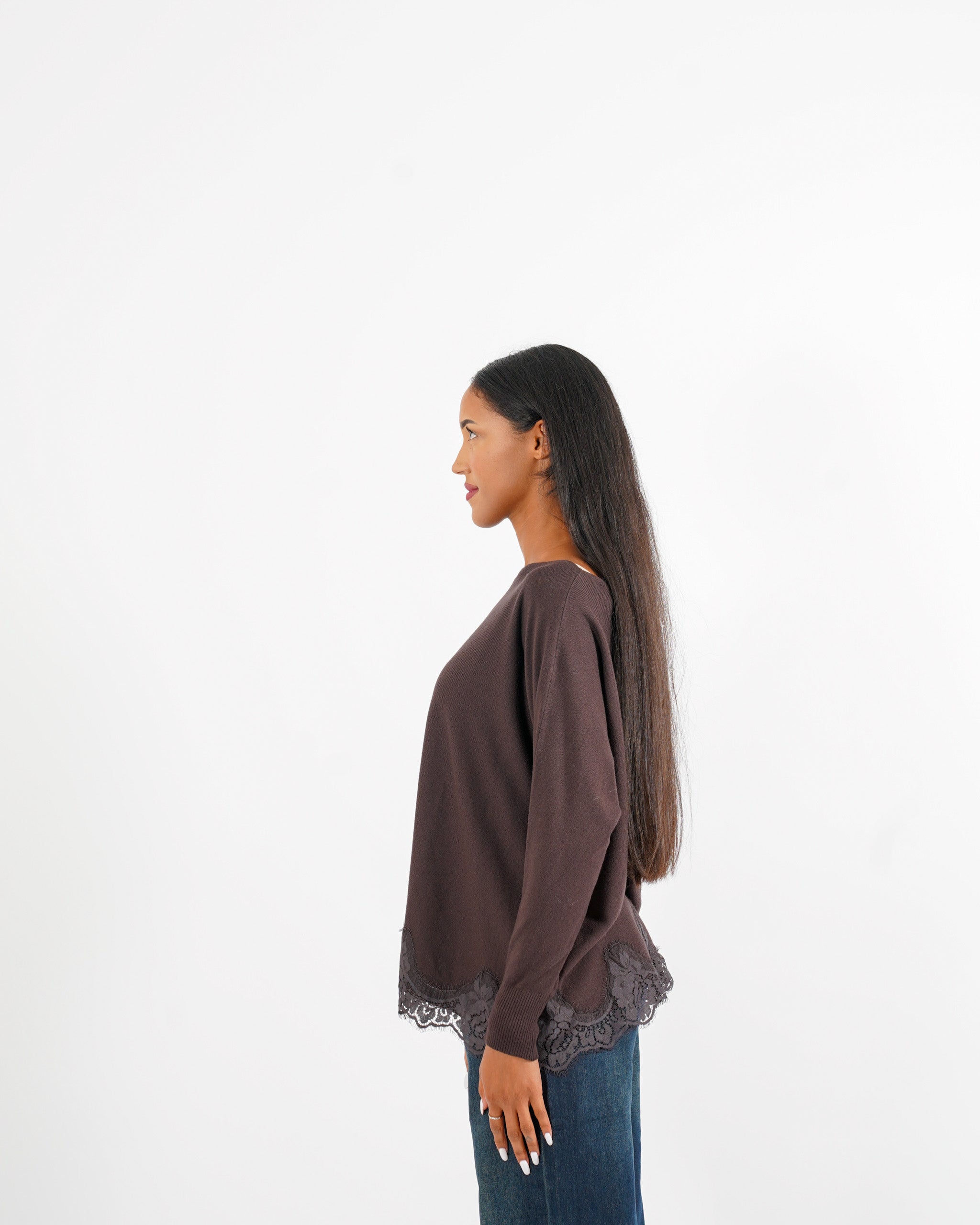 Maglia girocollo con pizzo macramè sul fondo - Dalmazia