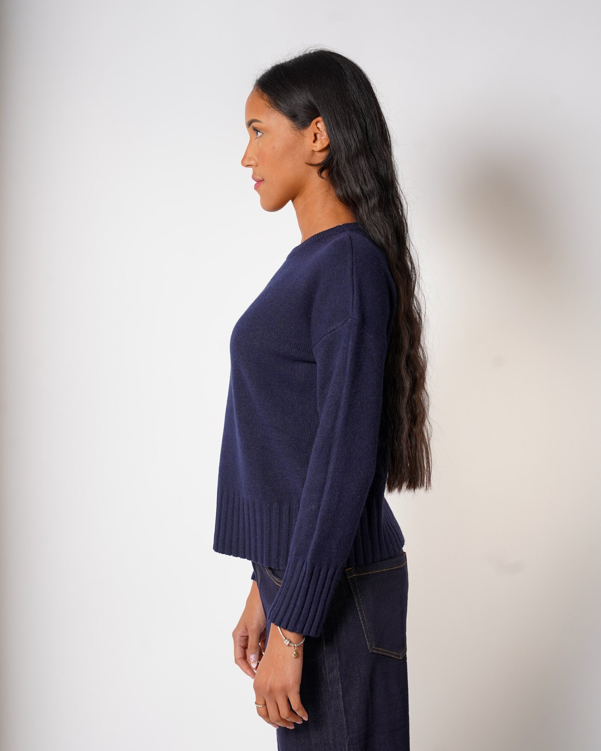 Maglia girocollo minimal con spacco frontale - Fulgenzia