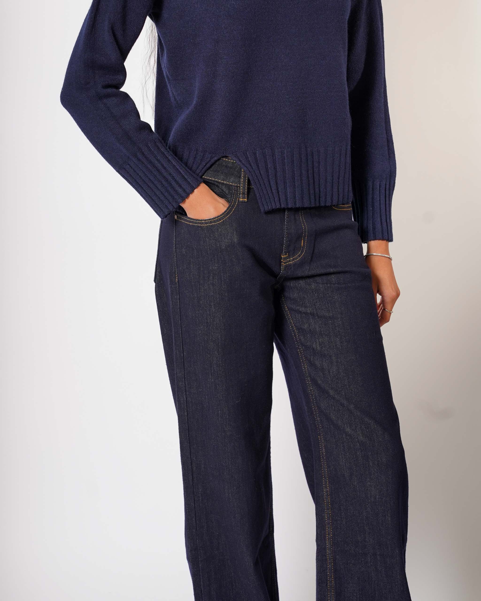 Maglia girocollo minimal con spacco frontale - Fulgenzia