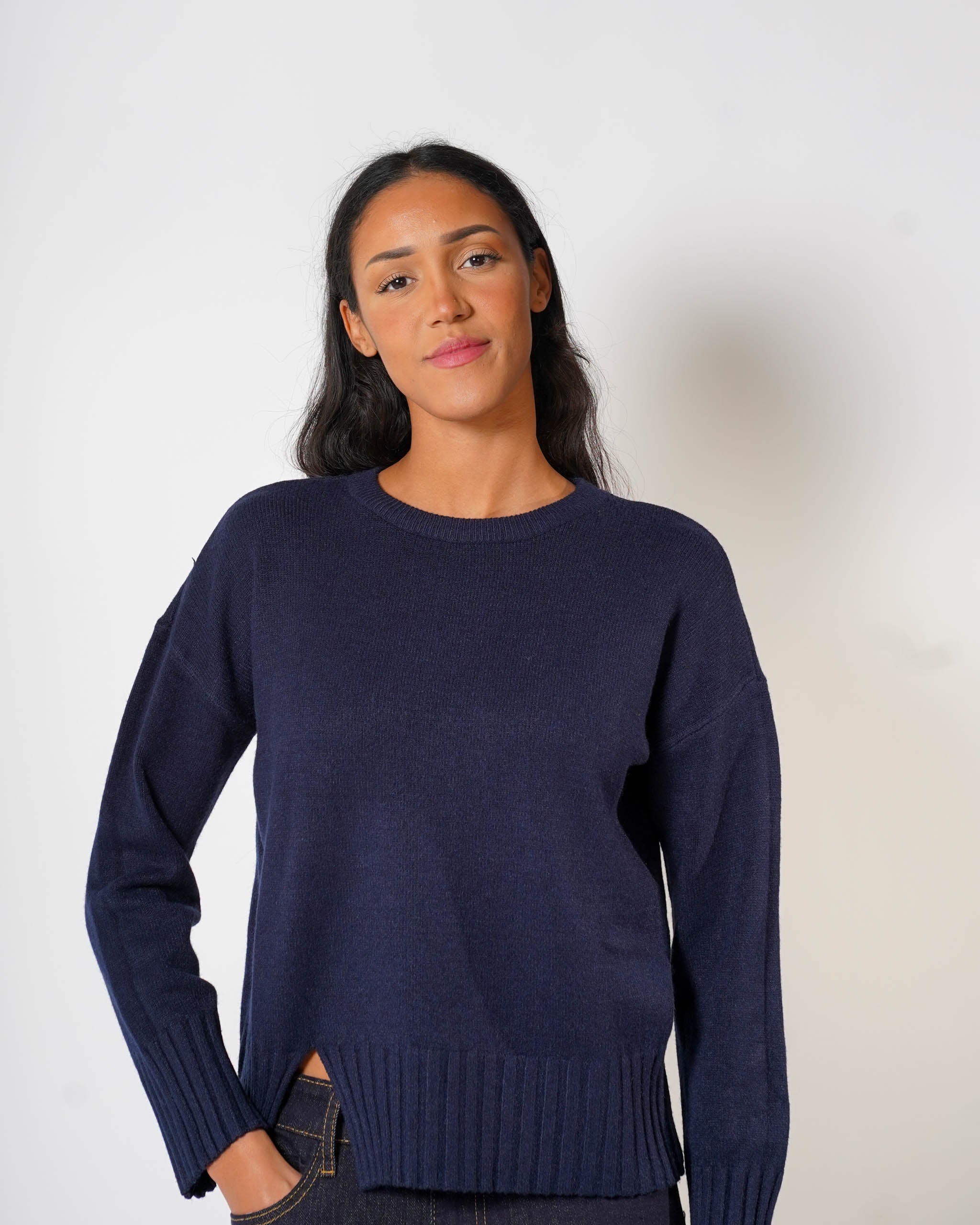 Maglia girocollo minimal con spacco frontale - Fulgenzia