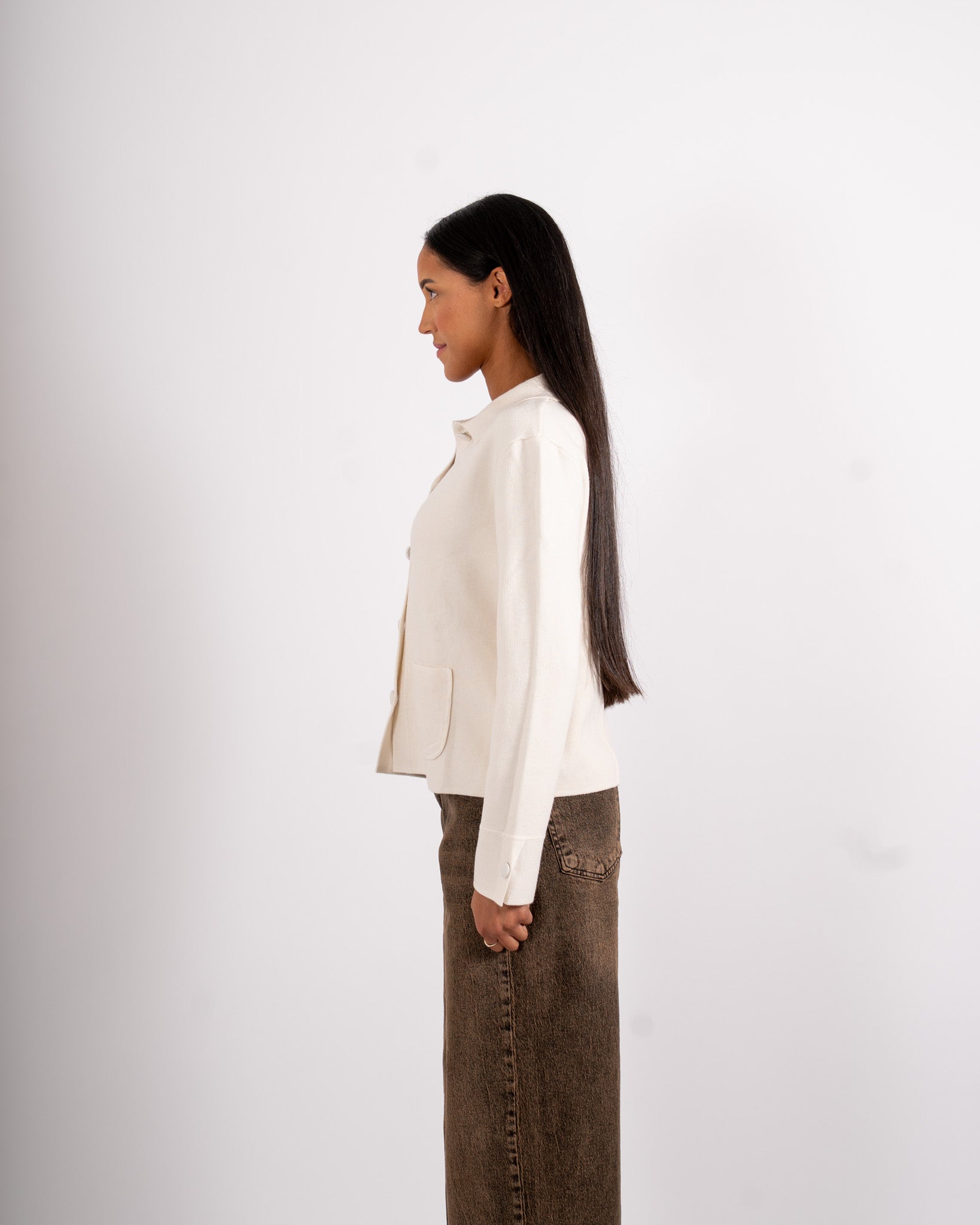 Cardigan in maglia con bottoni tono su tono e tasche frontali - Donata
