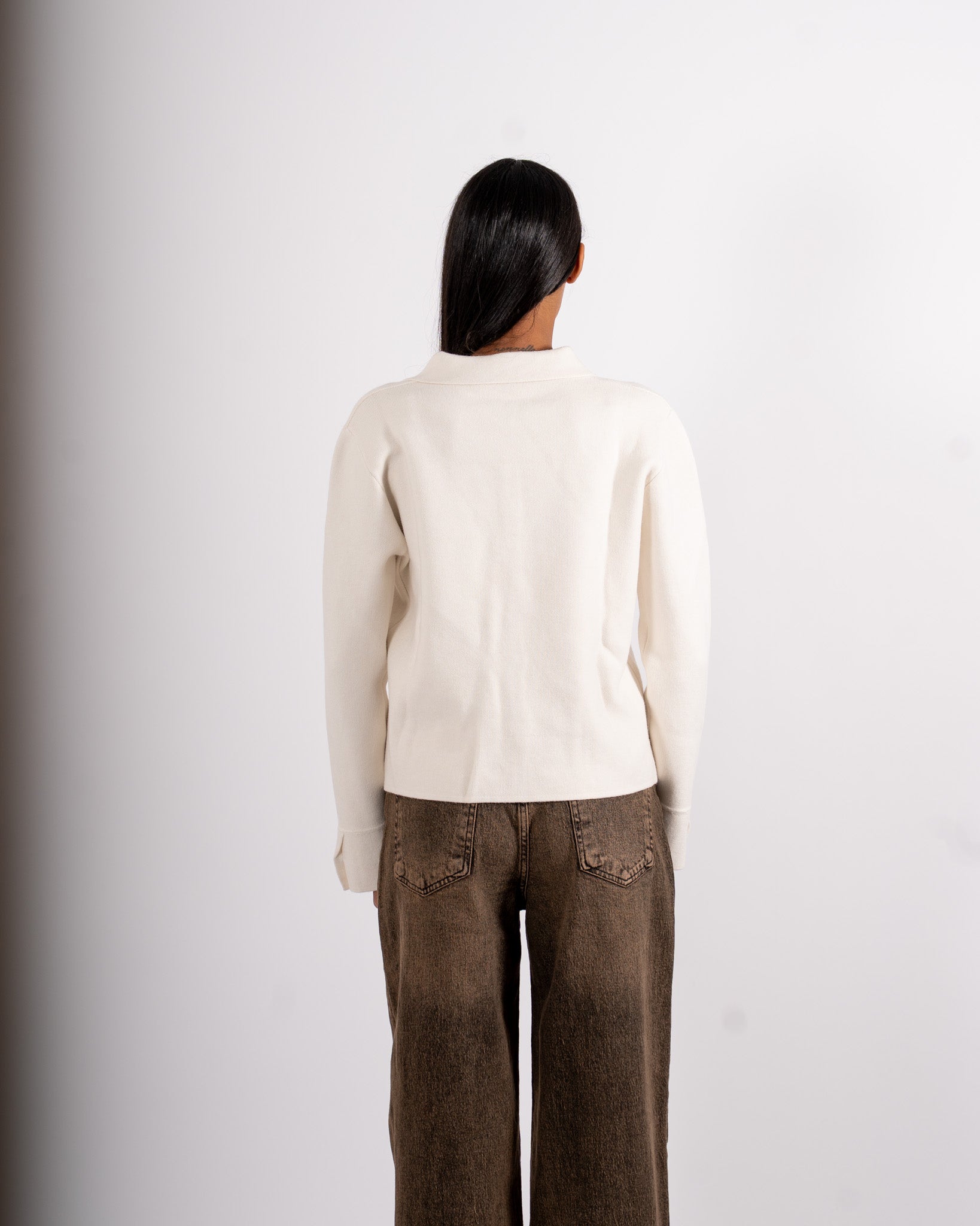Cardigan in maglia con bottoni tono su tono e tasche frontali - Donata