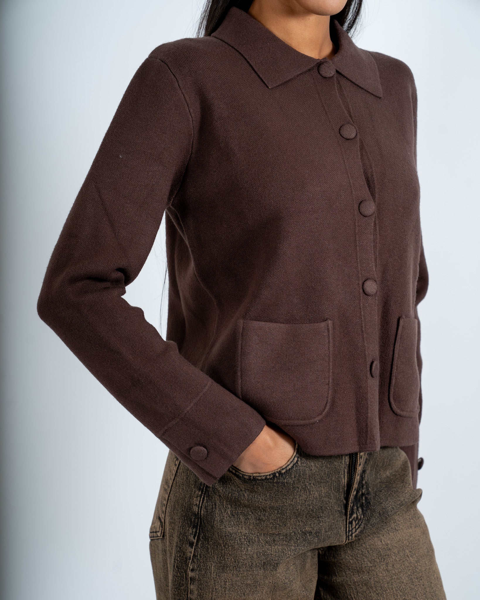 Cardigan in maglia con bottoni tono su tono e tasche frontali - Donata