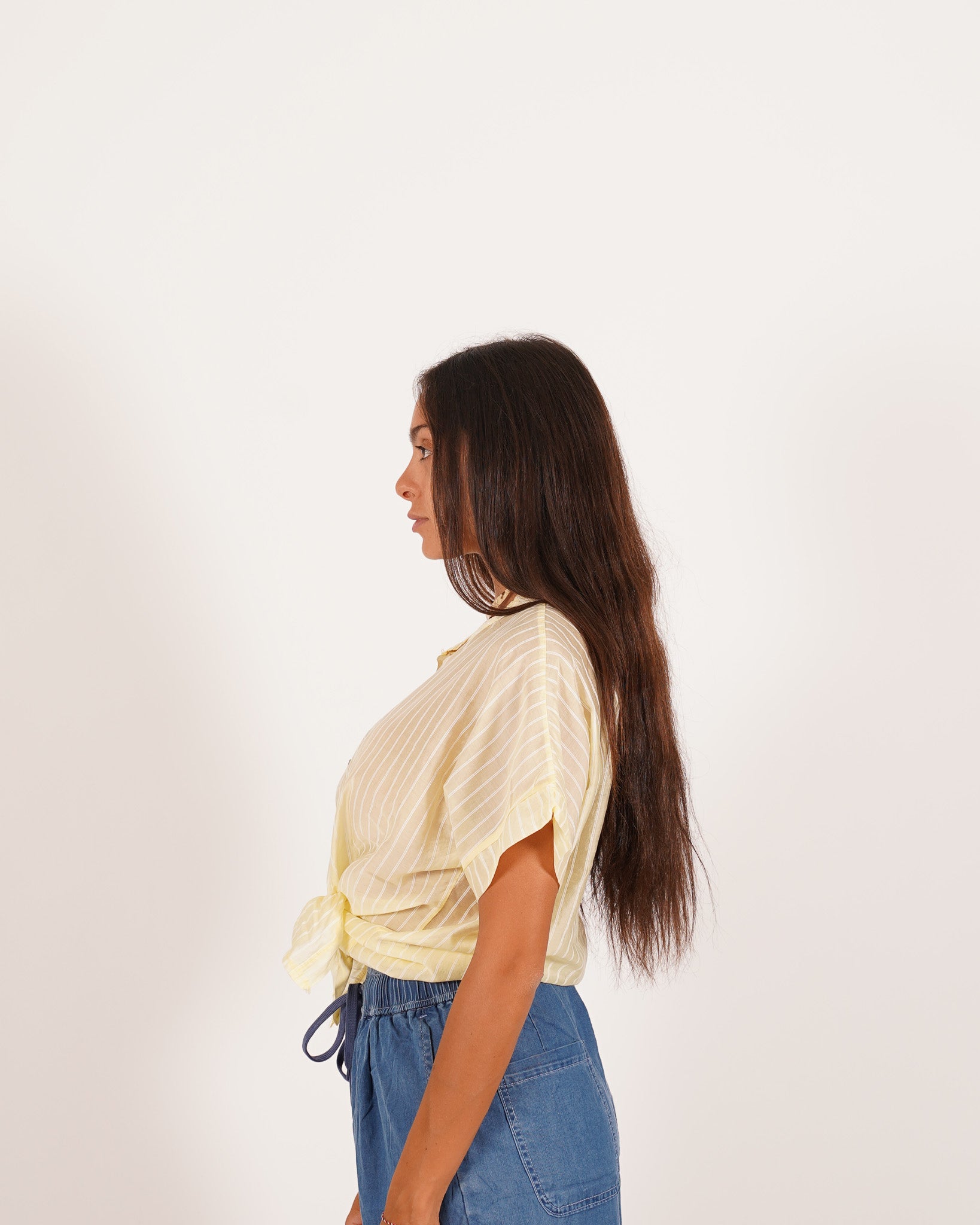 Camicia rigata mezza manica e nodo frontale - Adriana