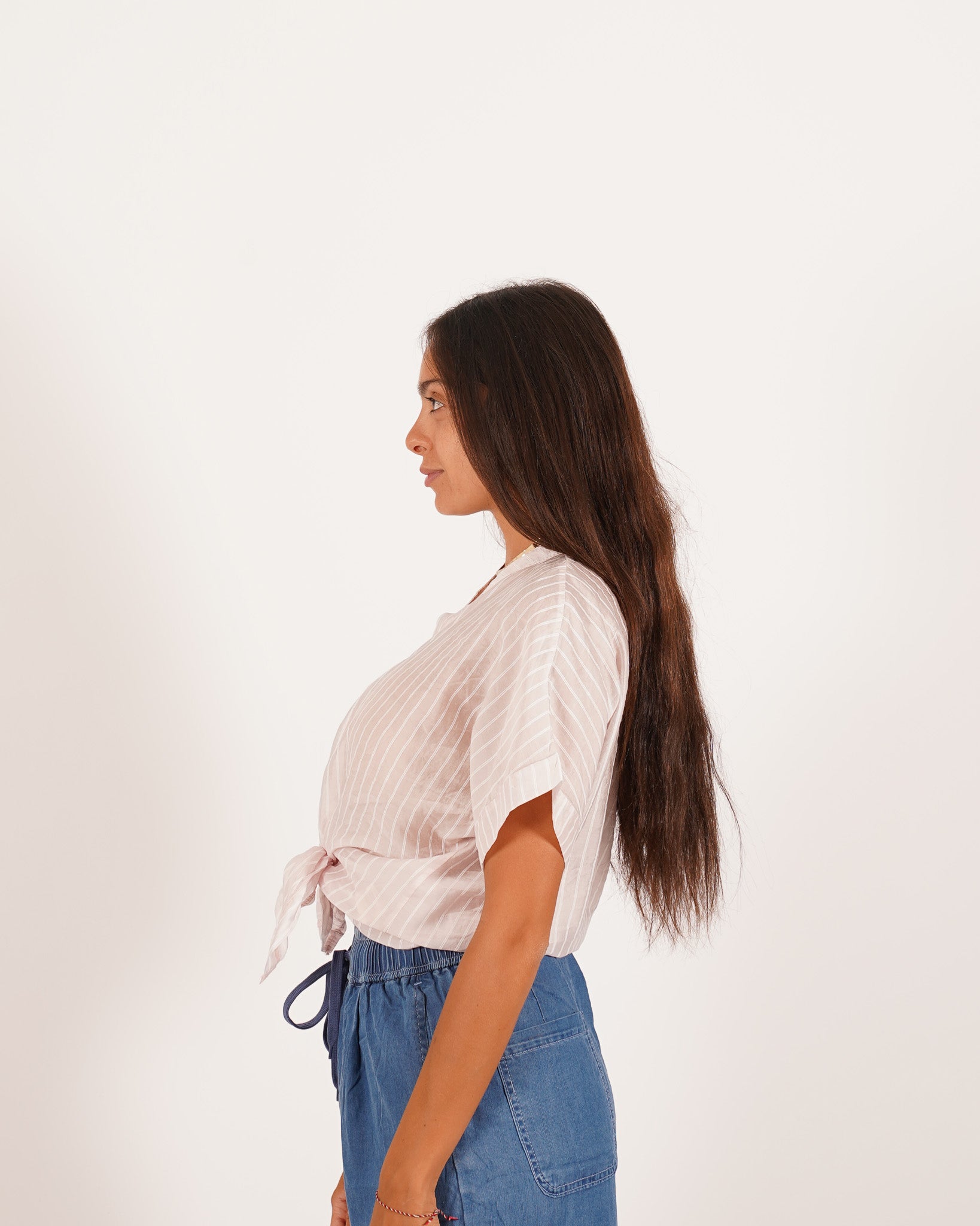 Camicia rigata mezza manica e nodo frontale - Adriana