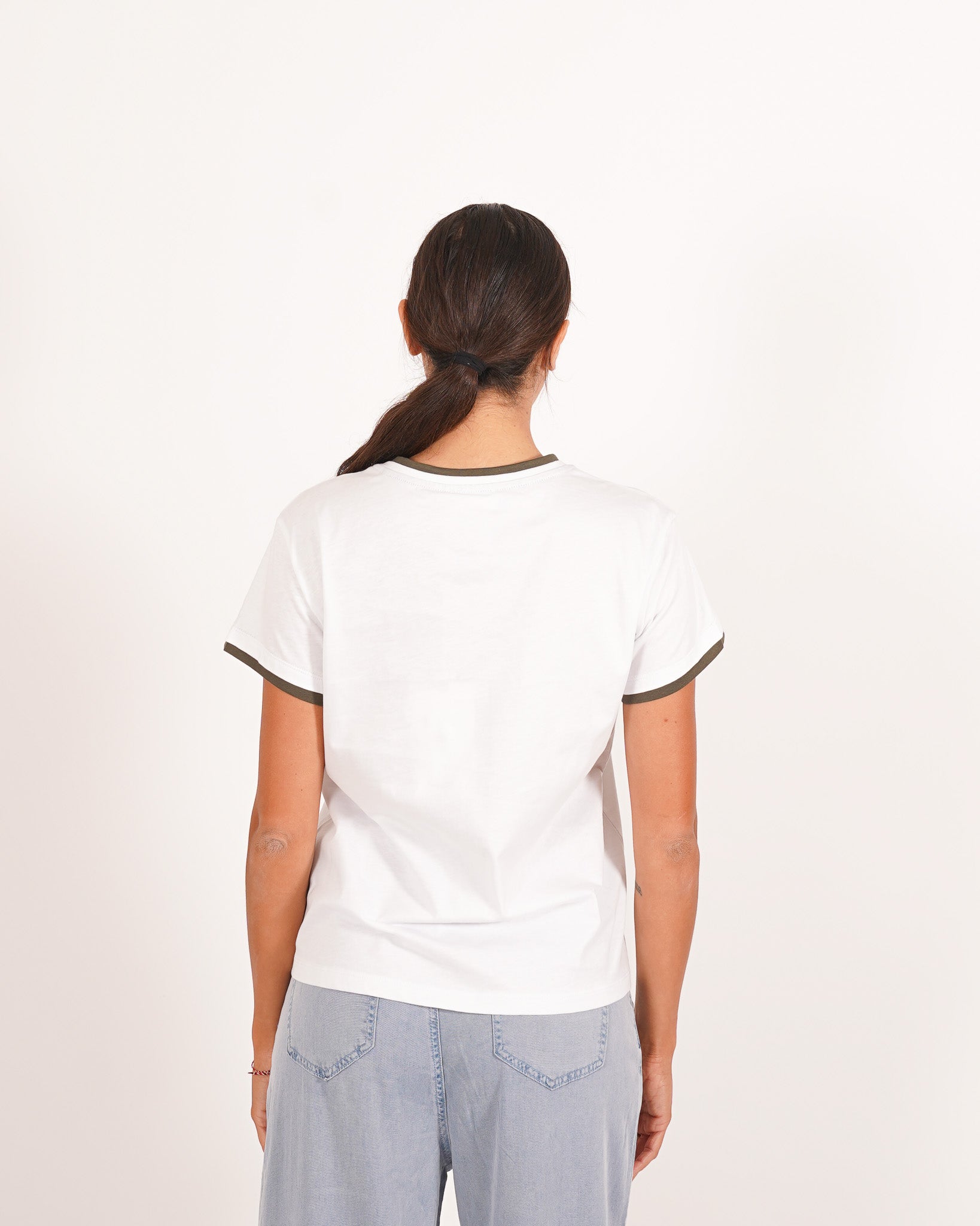 T-shirt basic in 100% cotone con dettagli a contrasto - Ivana