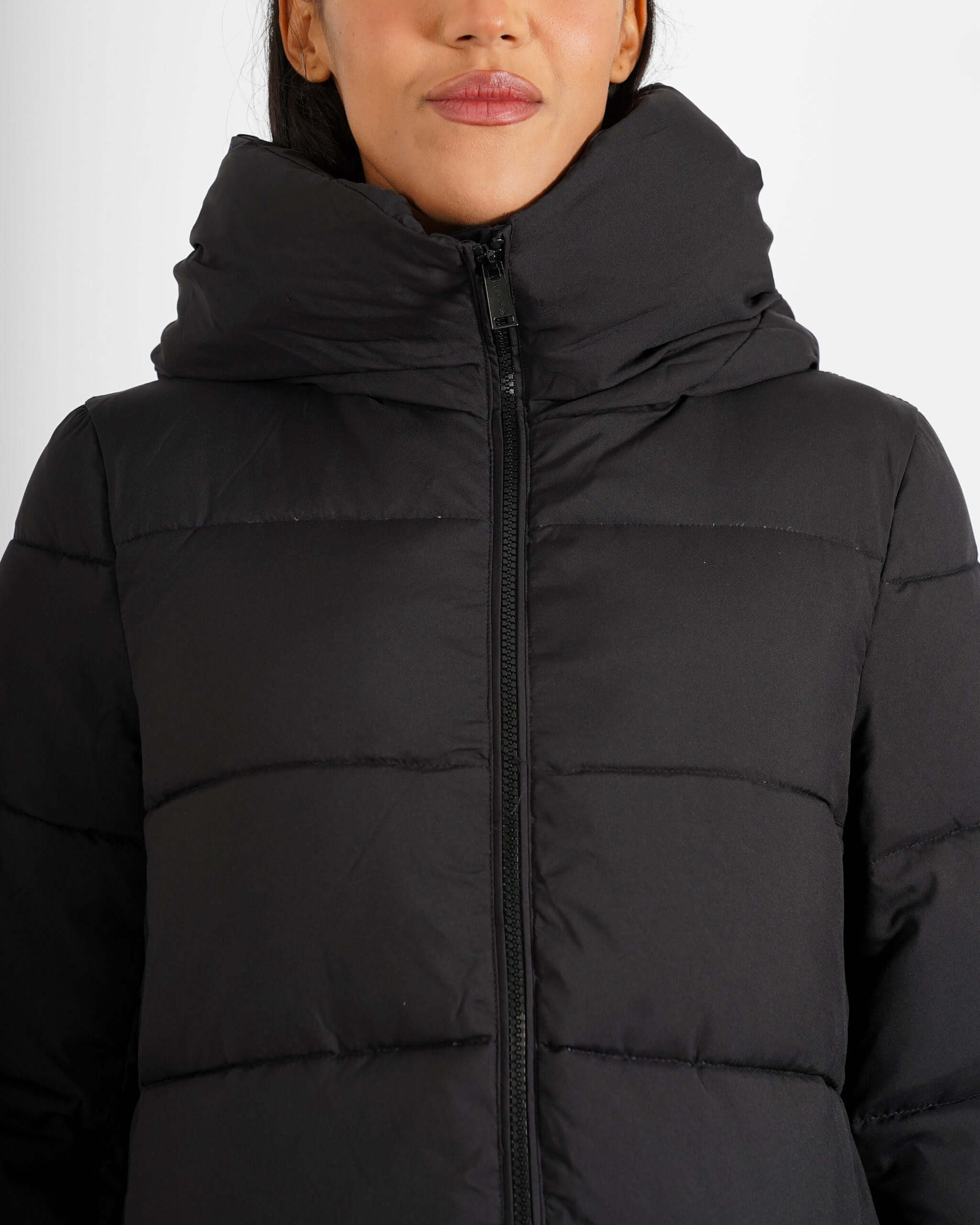 Piumino trapuntato con cappuccio, tasche a filo e chiusura con zip - Carla - Hope Fashion