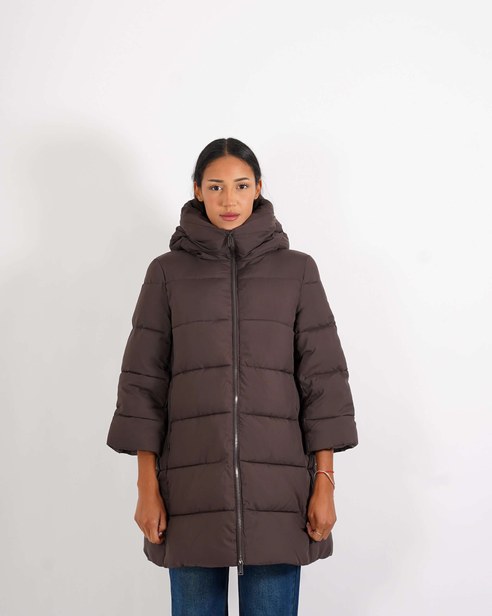 Piumino trapuntato con cappuccio, tasche a filo e chiusura con zip - Carla - Hope Fashion