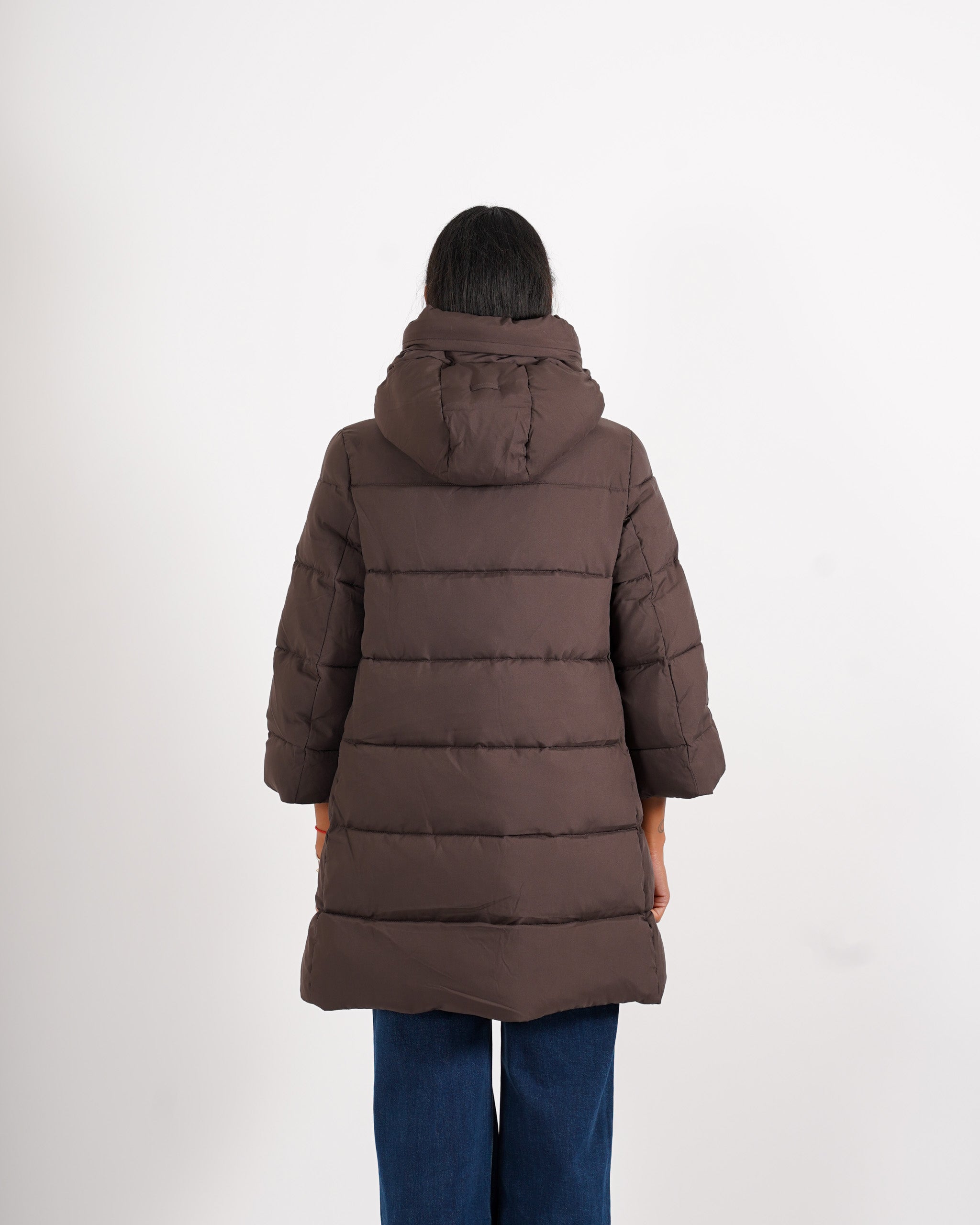 Piumino trapuntato con cappuccio, tasche a filo e chiusura con zip - Carla