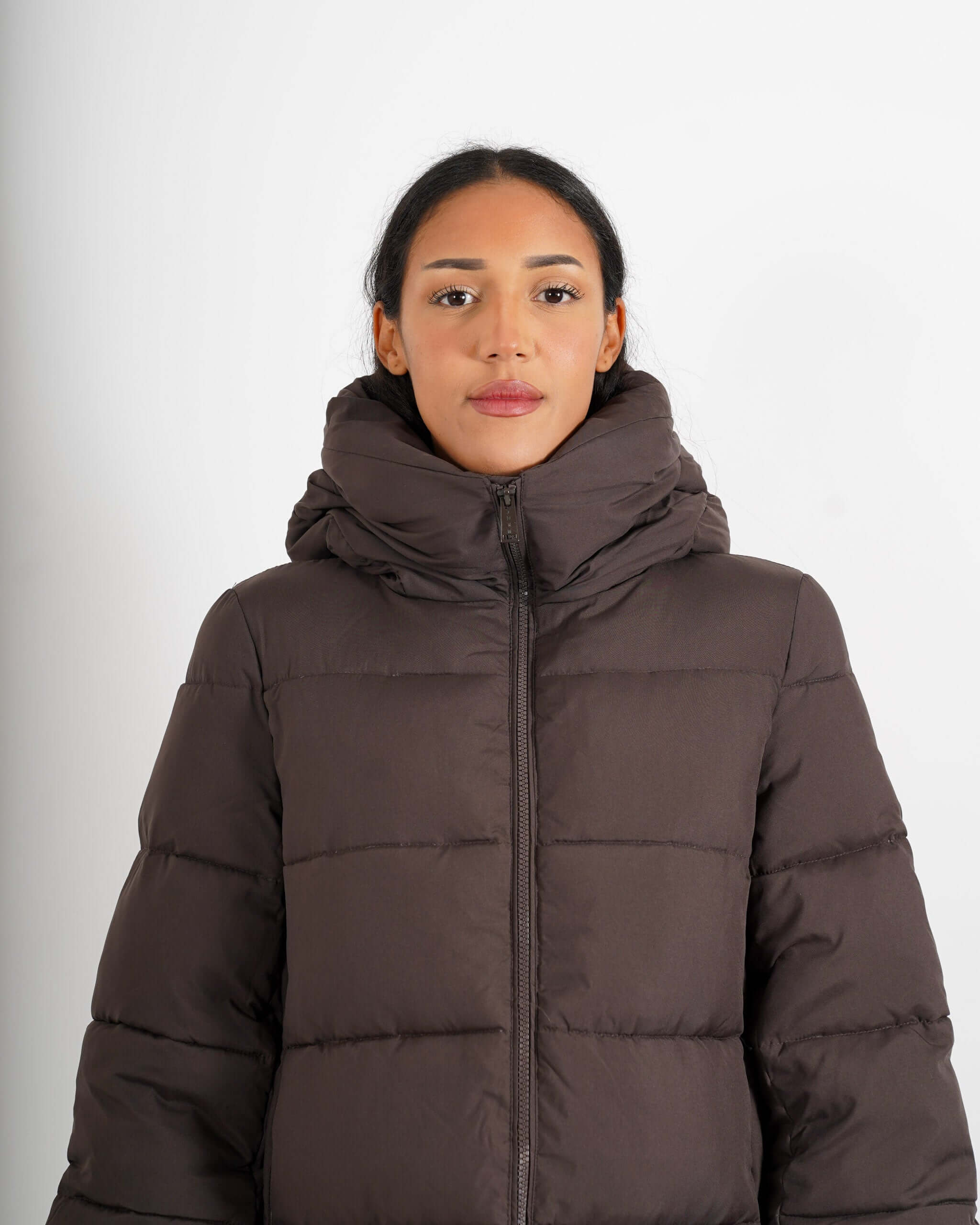 Piumino trapuntato con cappuccio, tasche a filo e chiusura con zip - Carla - Hope Fashion