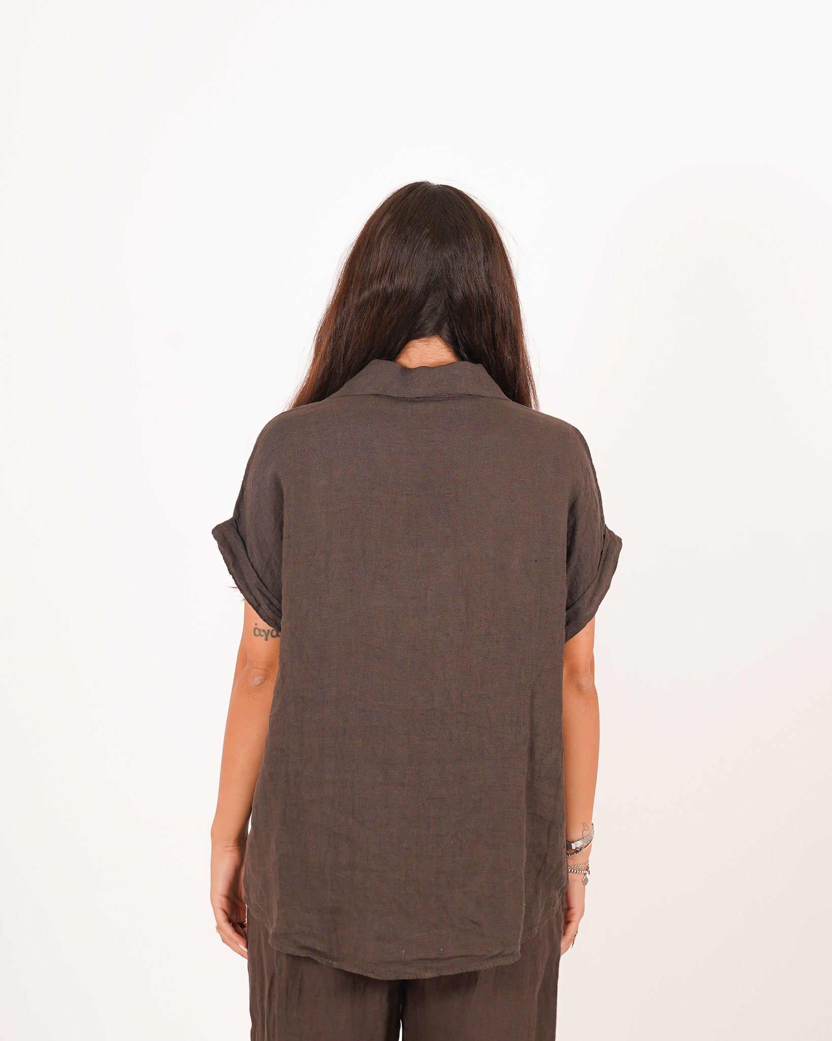 Blusa con colletto e bottone oro in lino - Pagana