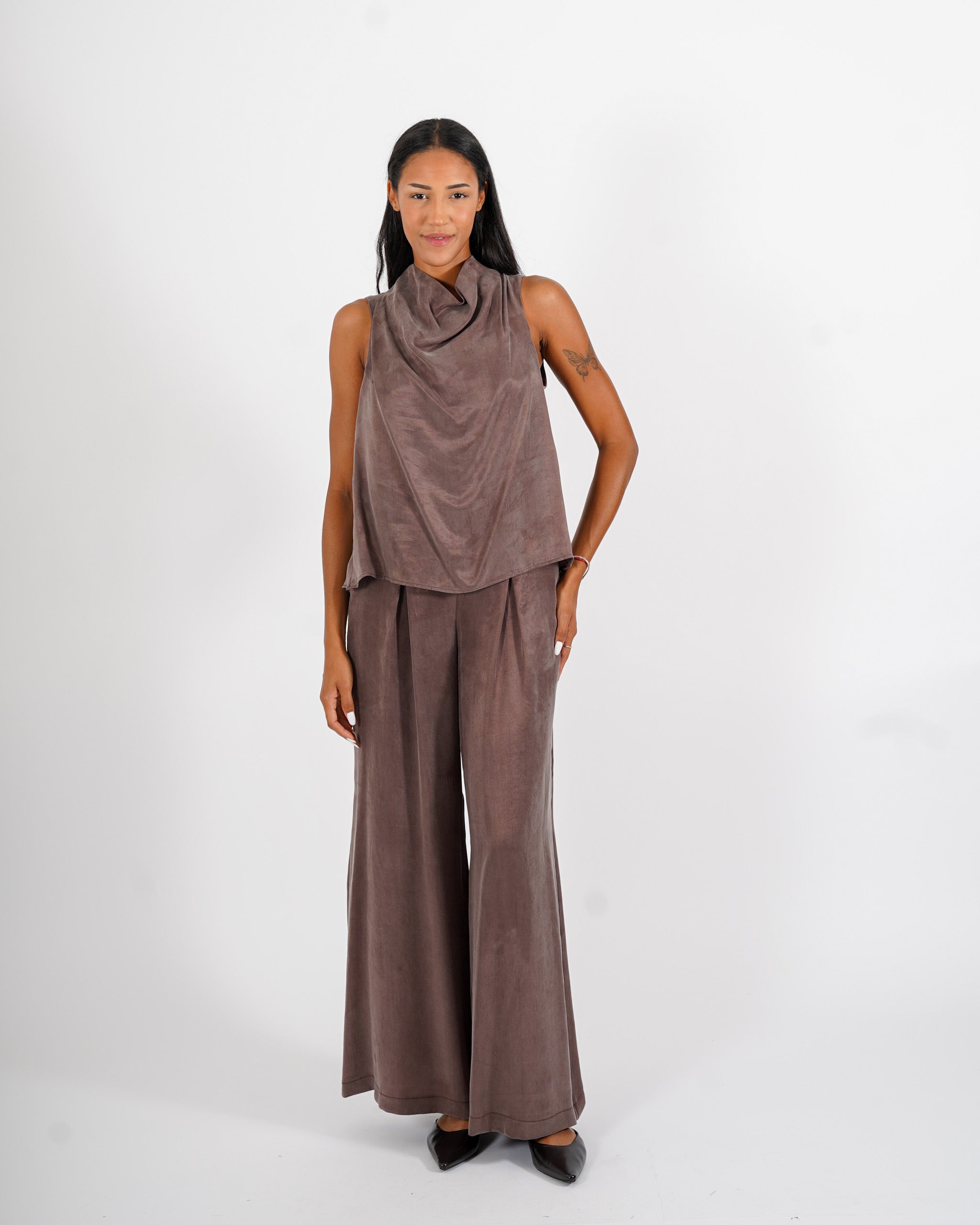 Blusa smanicata collo a gronda con bottoni sul retro - Oradea