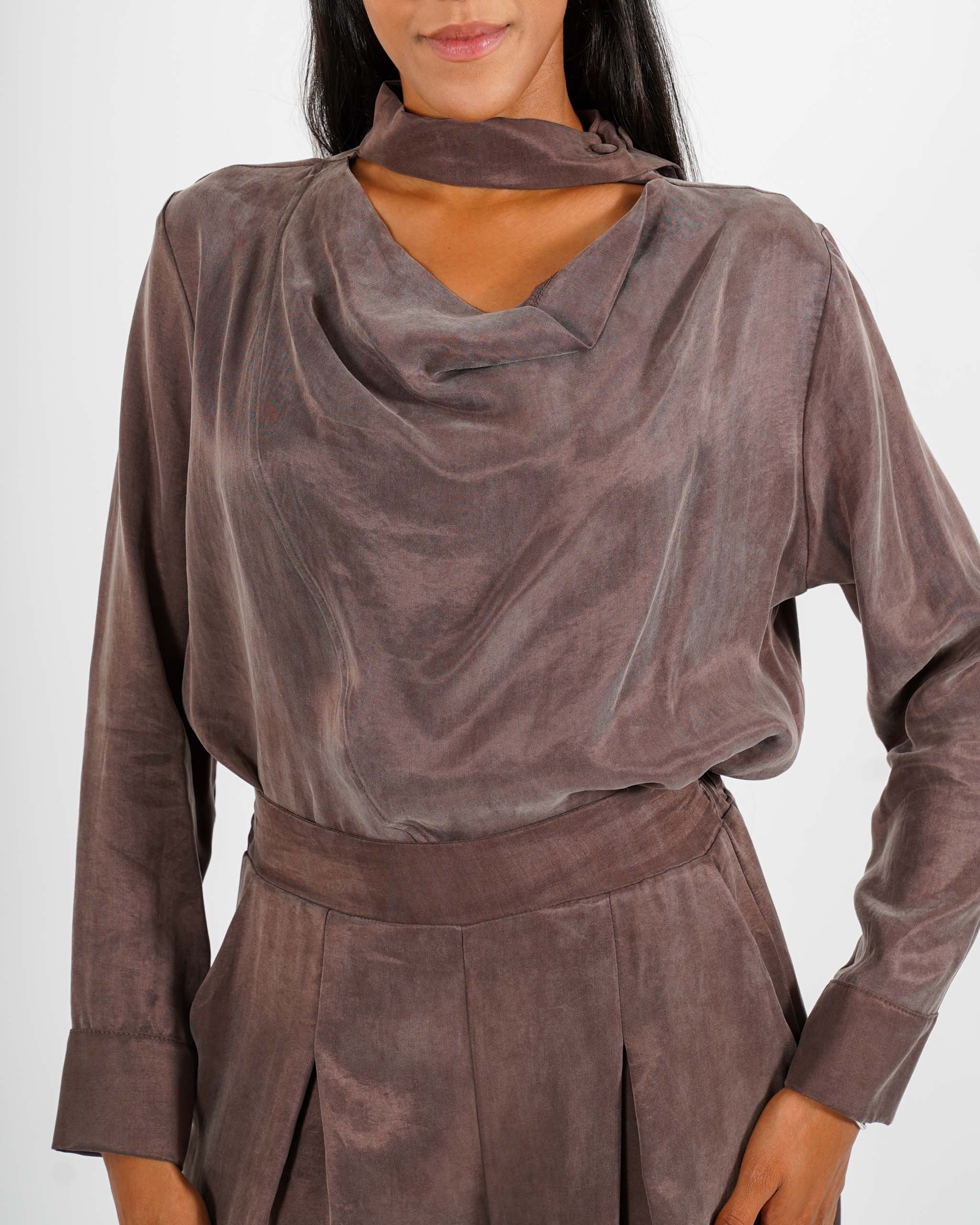 Blusa collo a gronda con bottone - Sierra