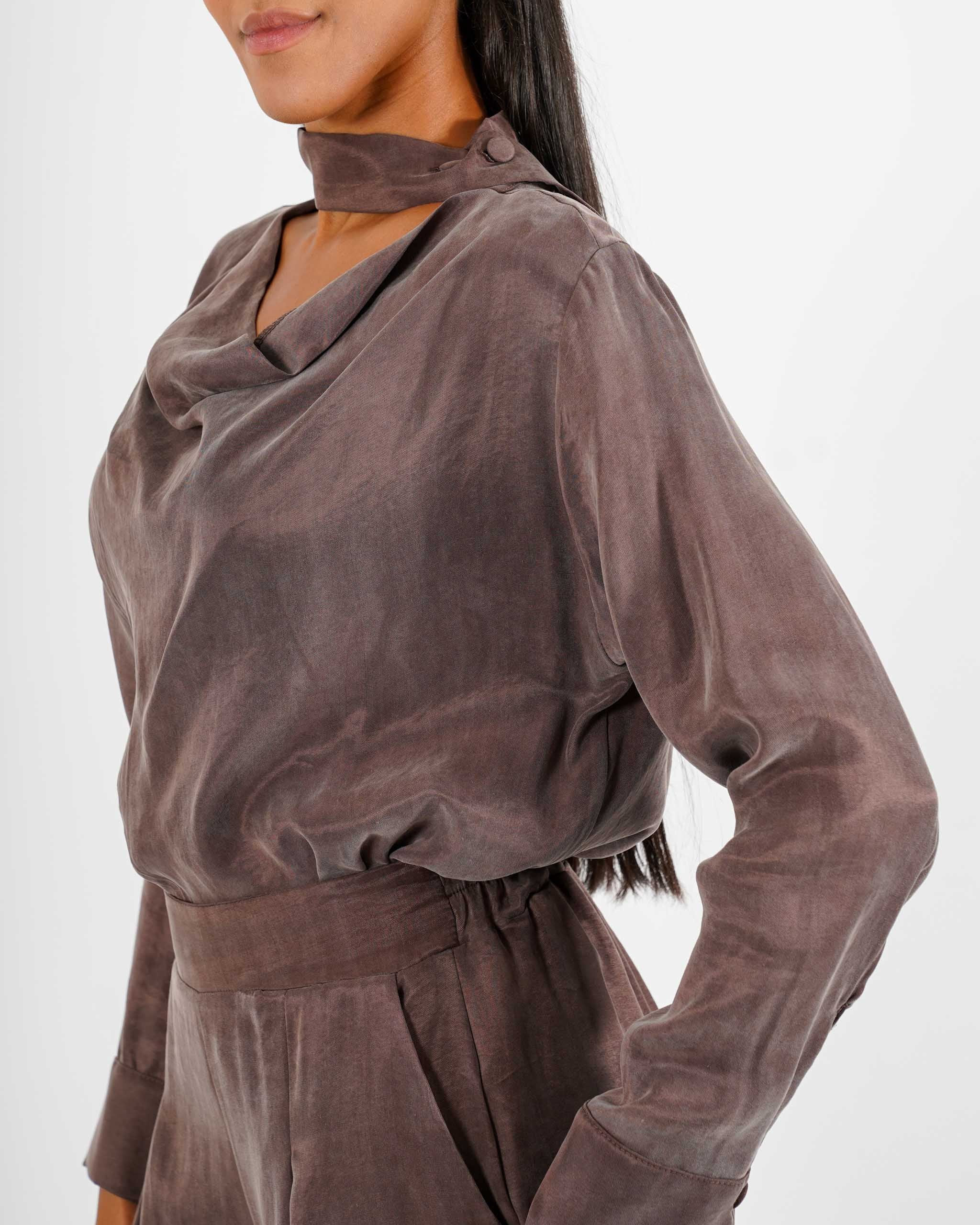 Blusa collo a gronda con bottone - Sierra