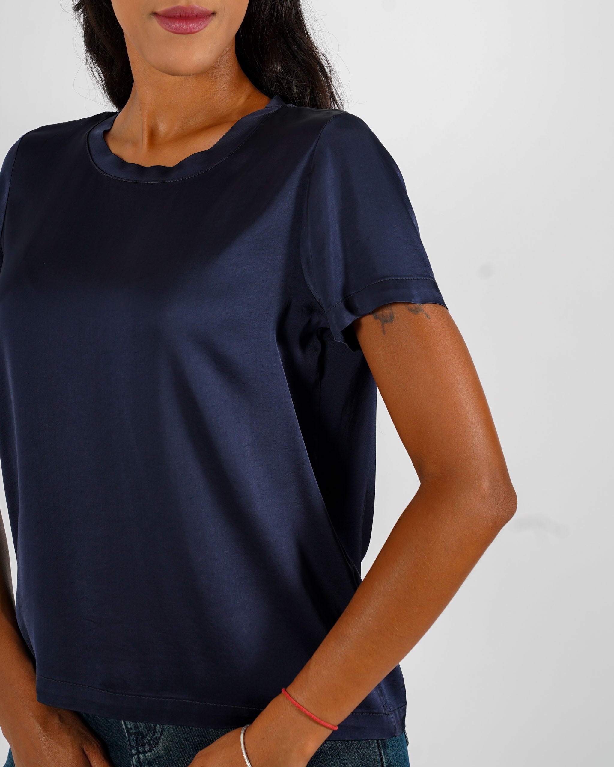 Blusa girocollo mezza manica in raso - Rewill