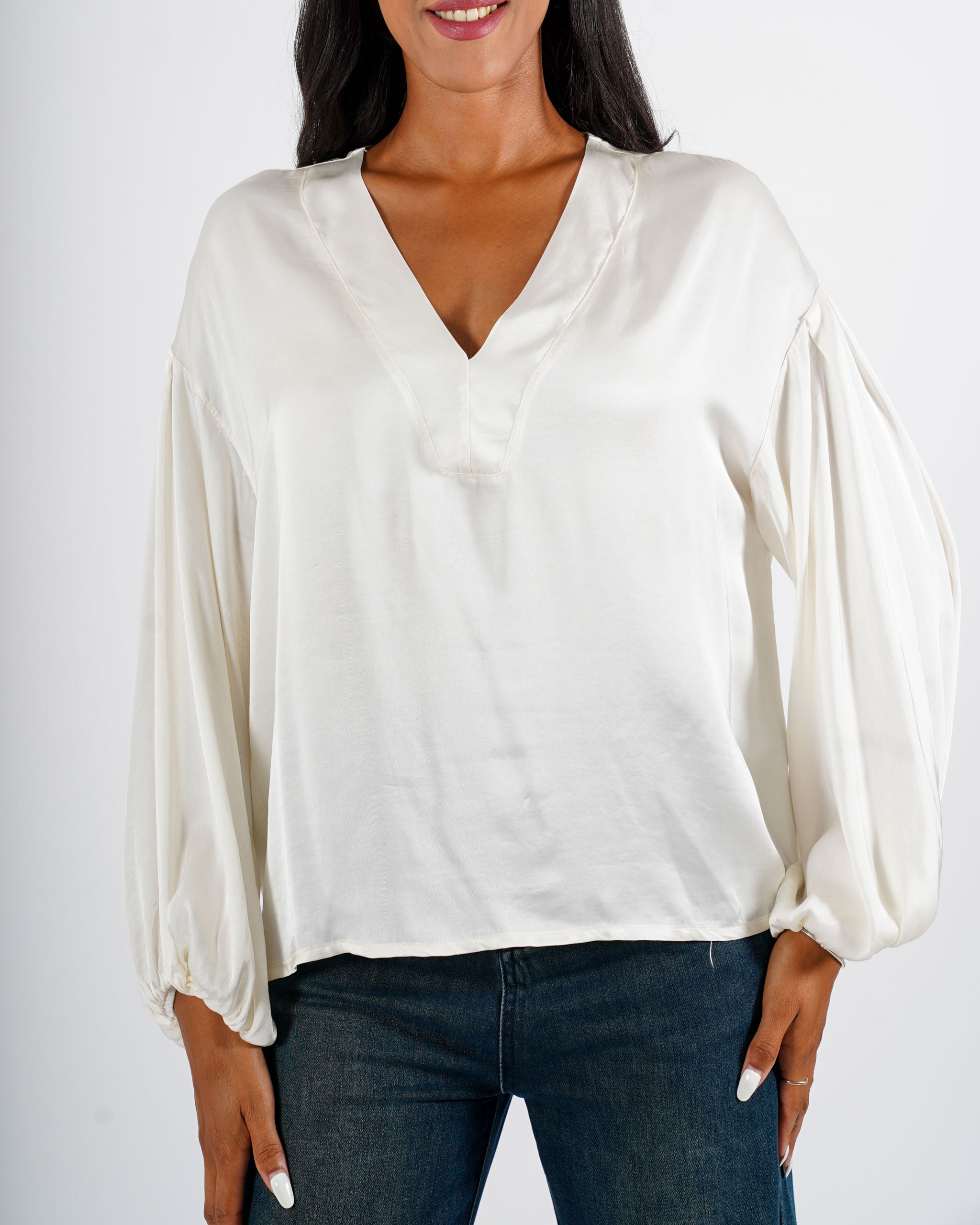 Blusa scollo a v in mano raso - Mirabel