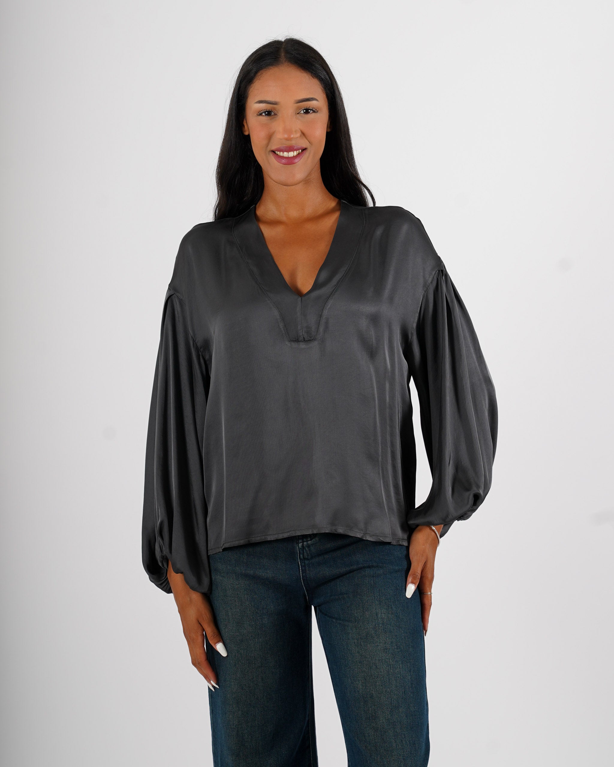 Blusa scollo a v in mano raso - Mirabel
