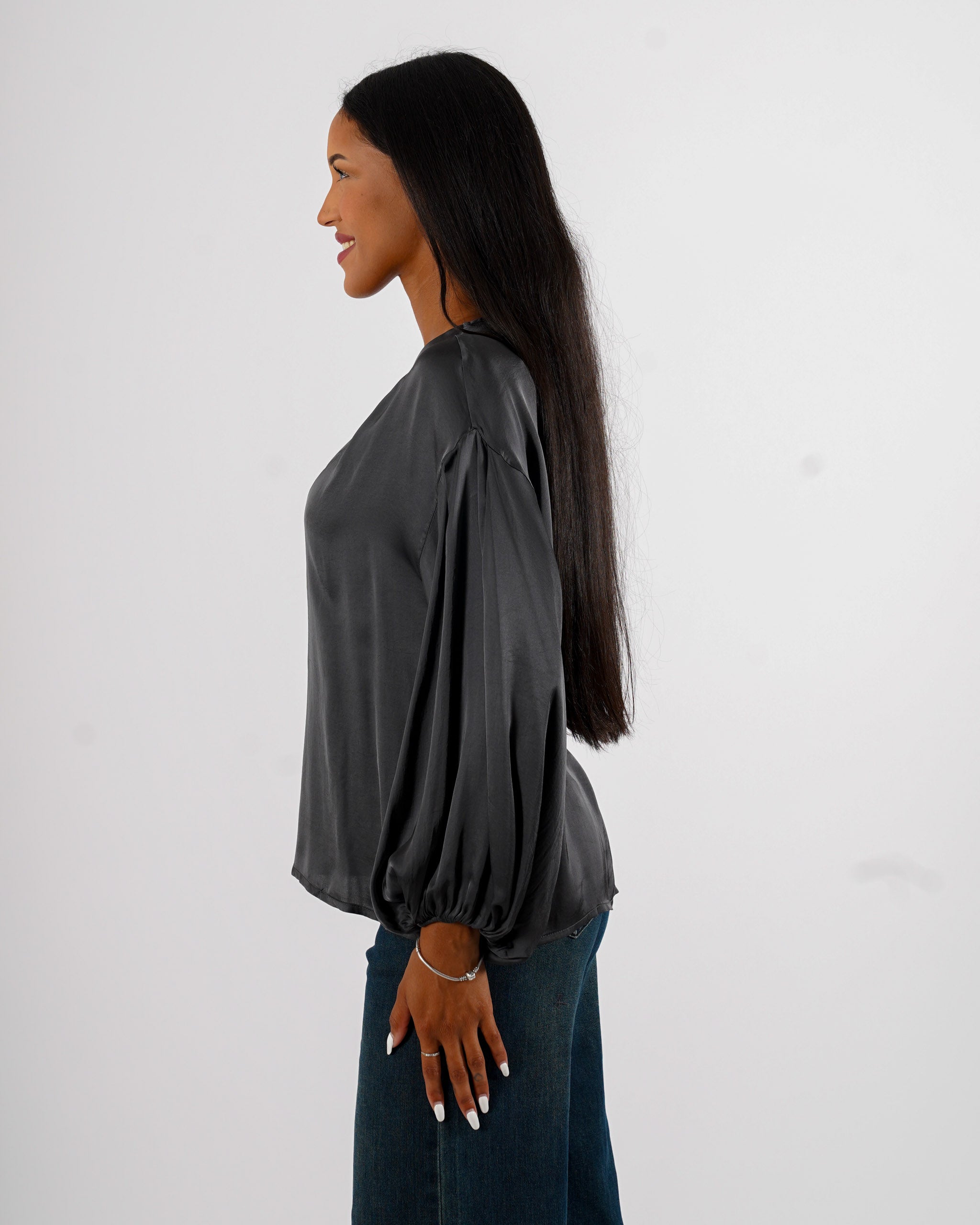Blusa scollo a v in mano raso - Mirabel