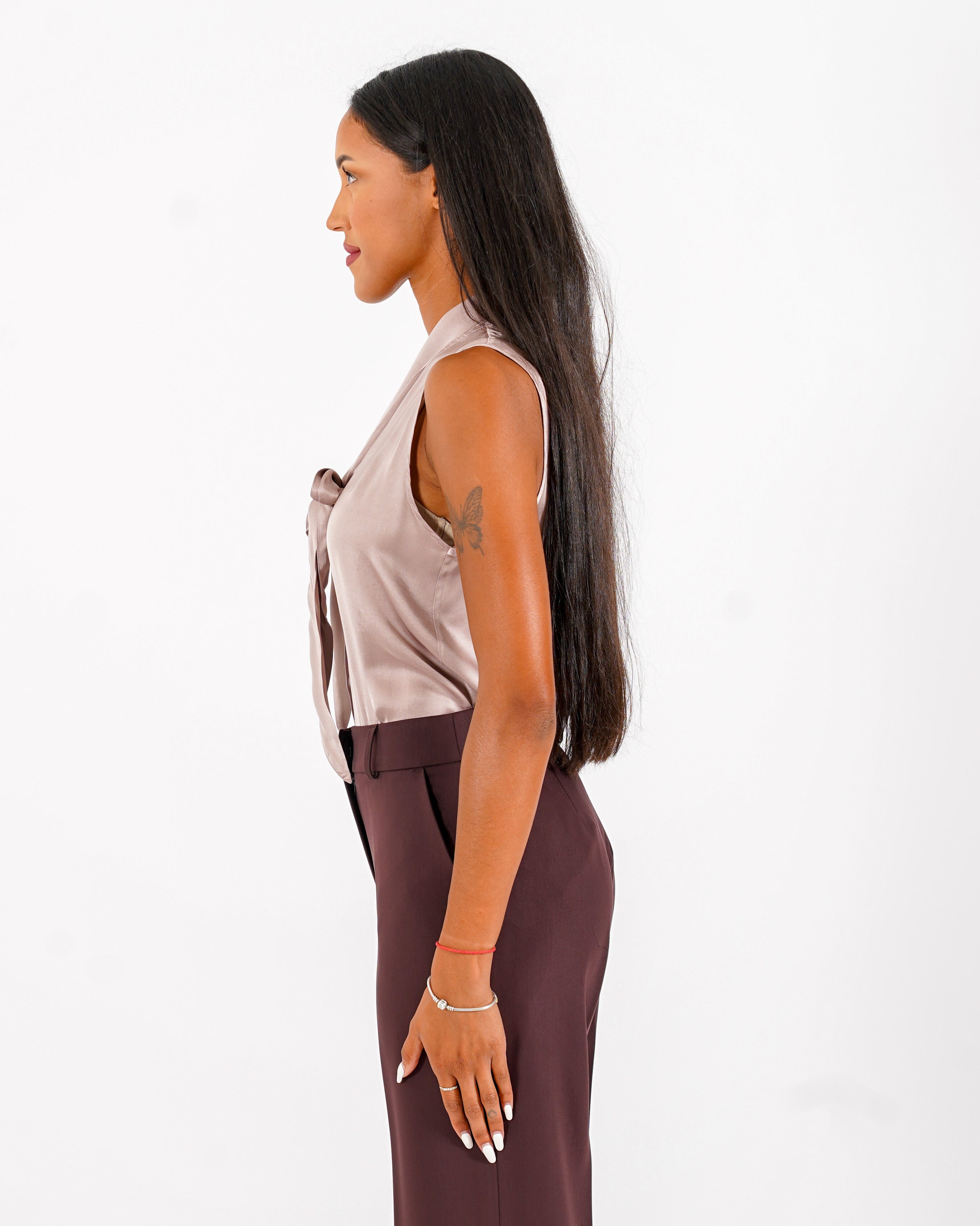 Blusa smanicata con fiocco in mano raso - Adella